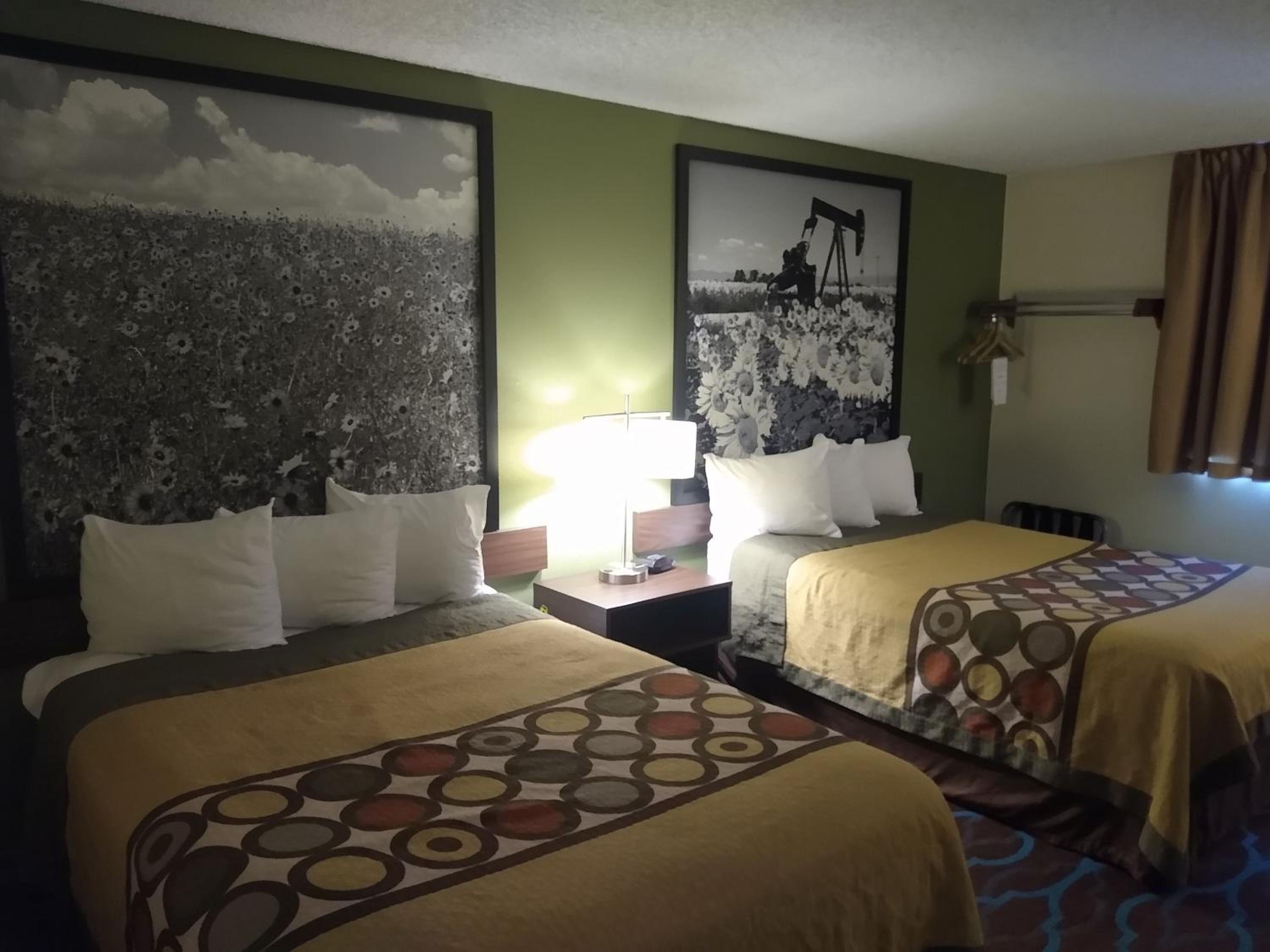 Room with Two Double Beds - Non-Smoking - Photo 10