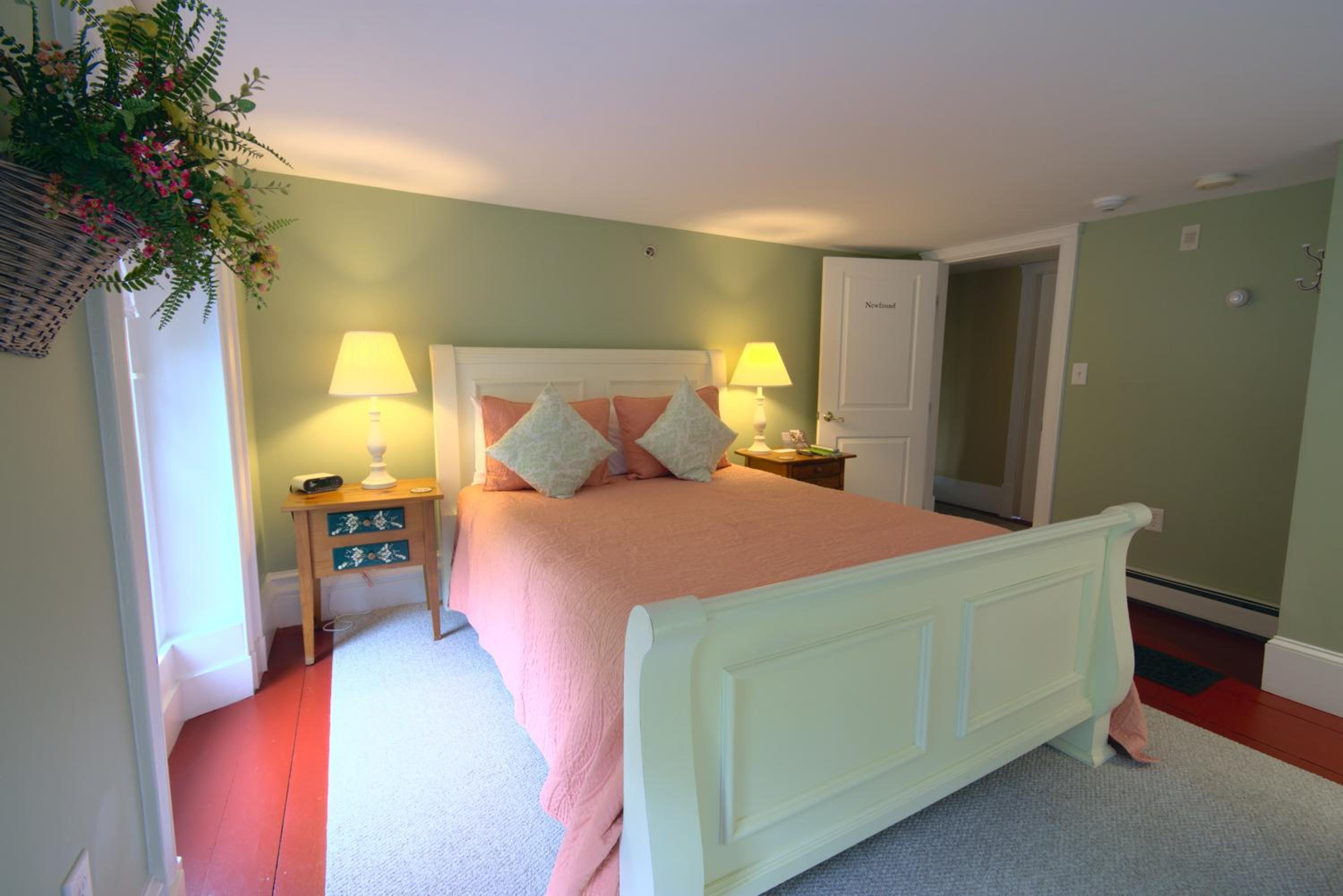 Deluxe Queen Room photo 2
