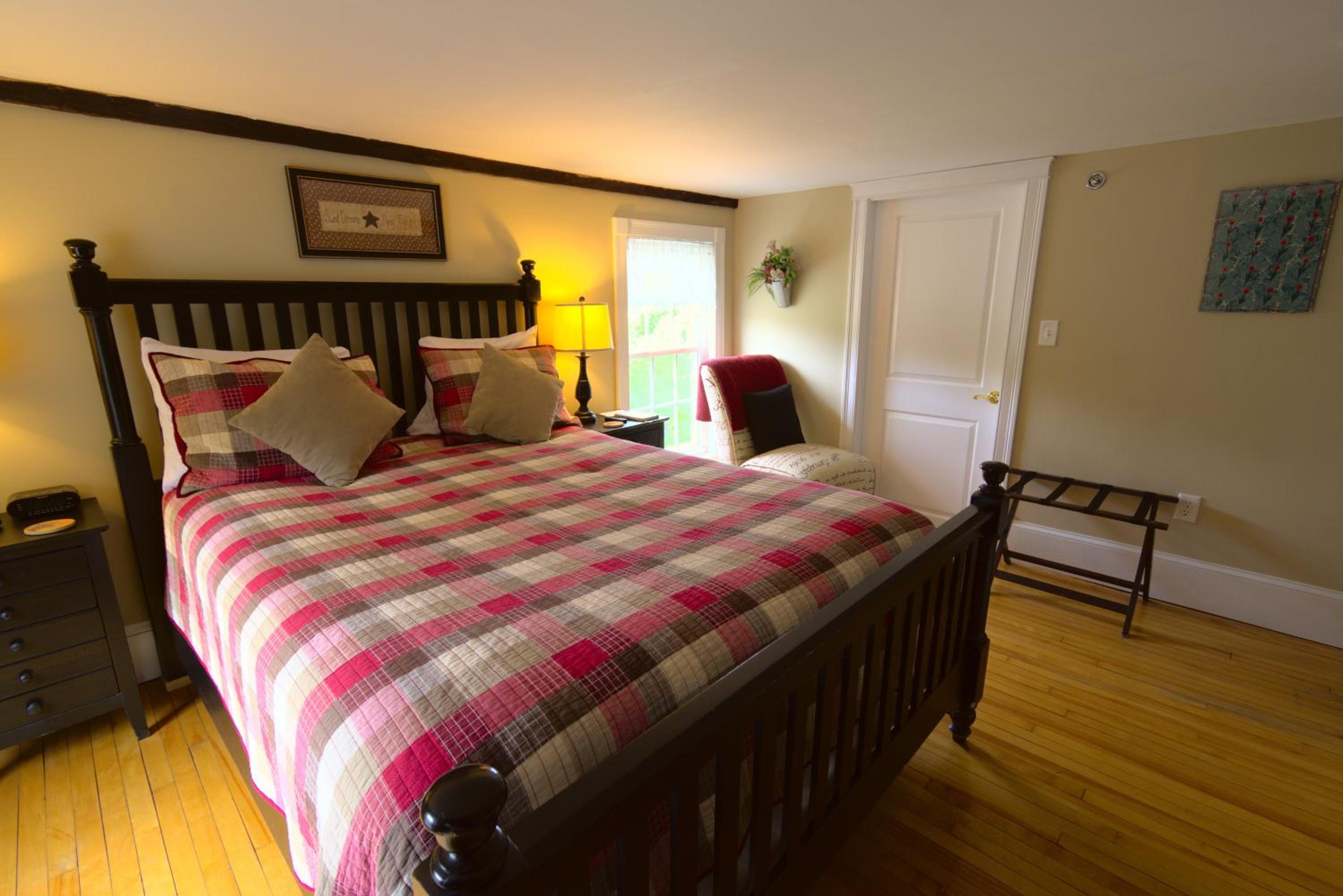 Deluxe Queen Room photo 3