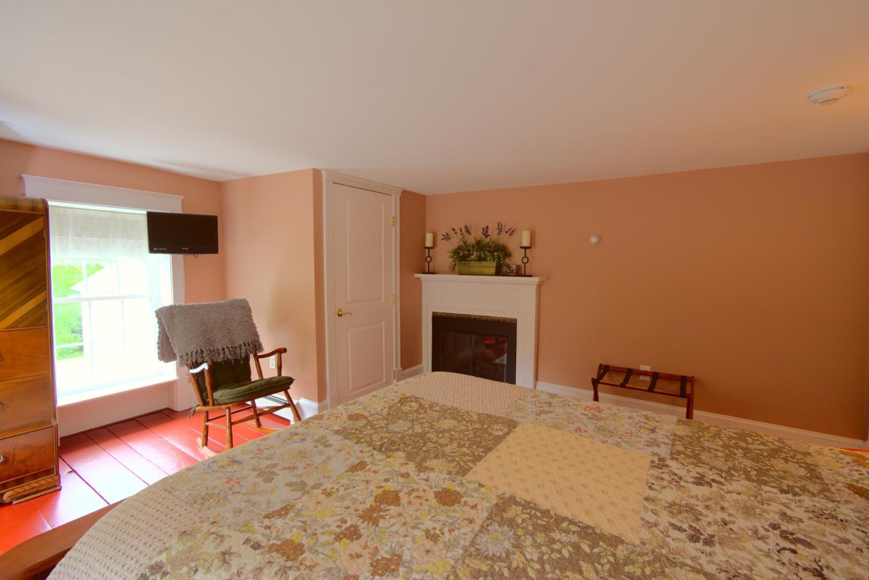 Deluxe Queen Room photo 3