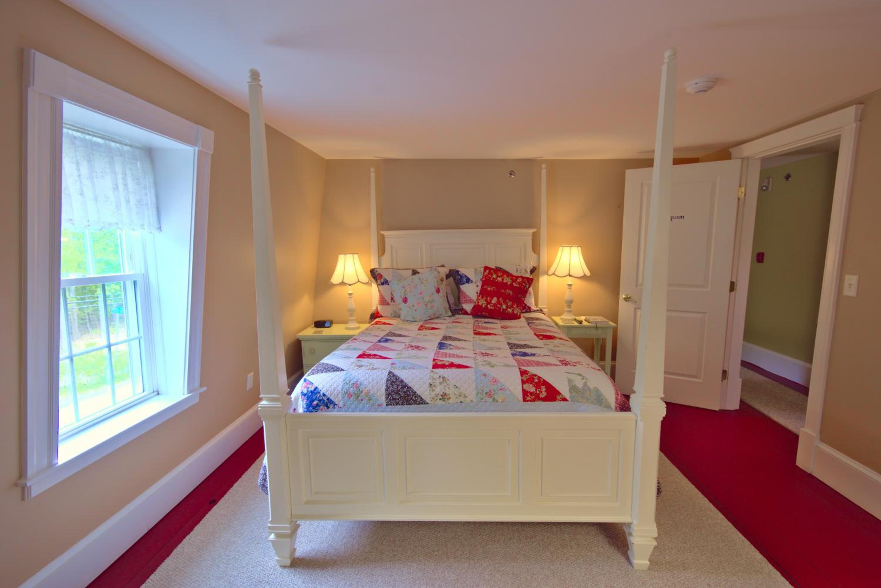Queen Suite photo 2