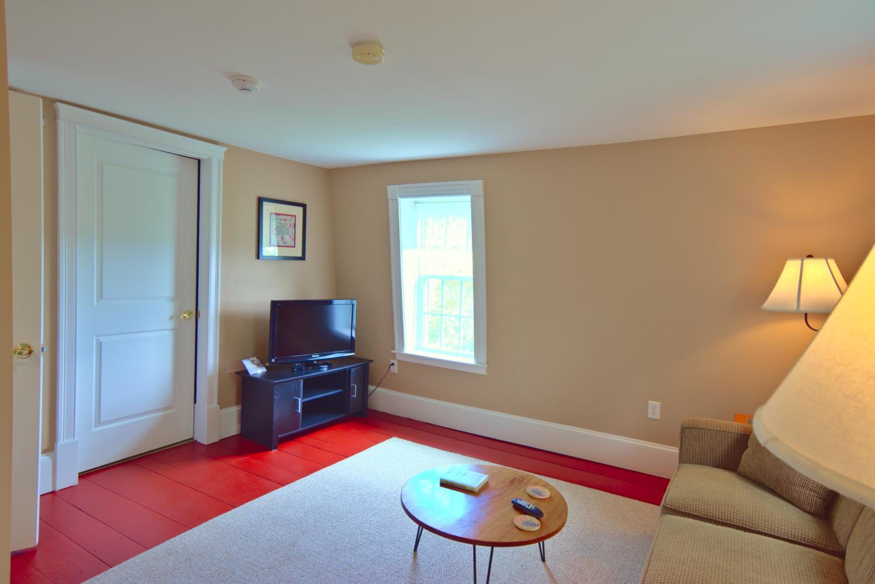 Queen Suite photo 1