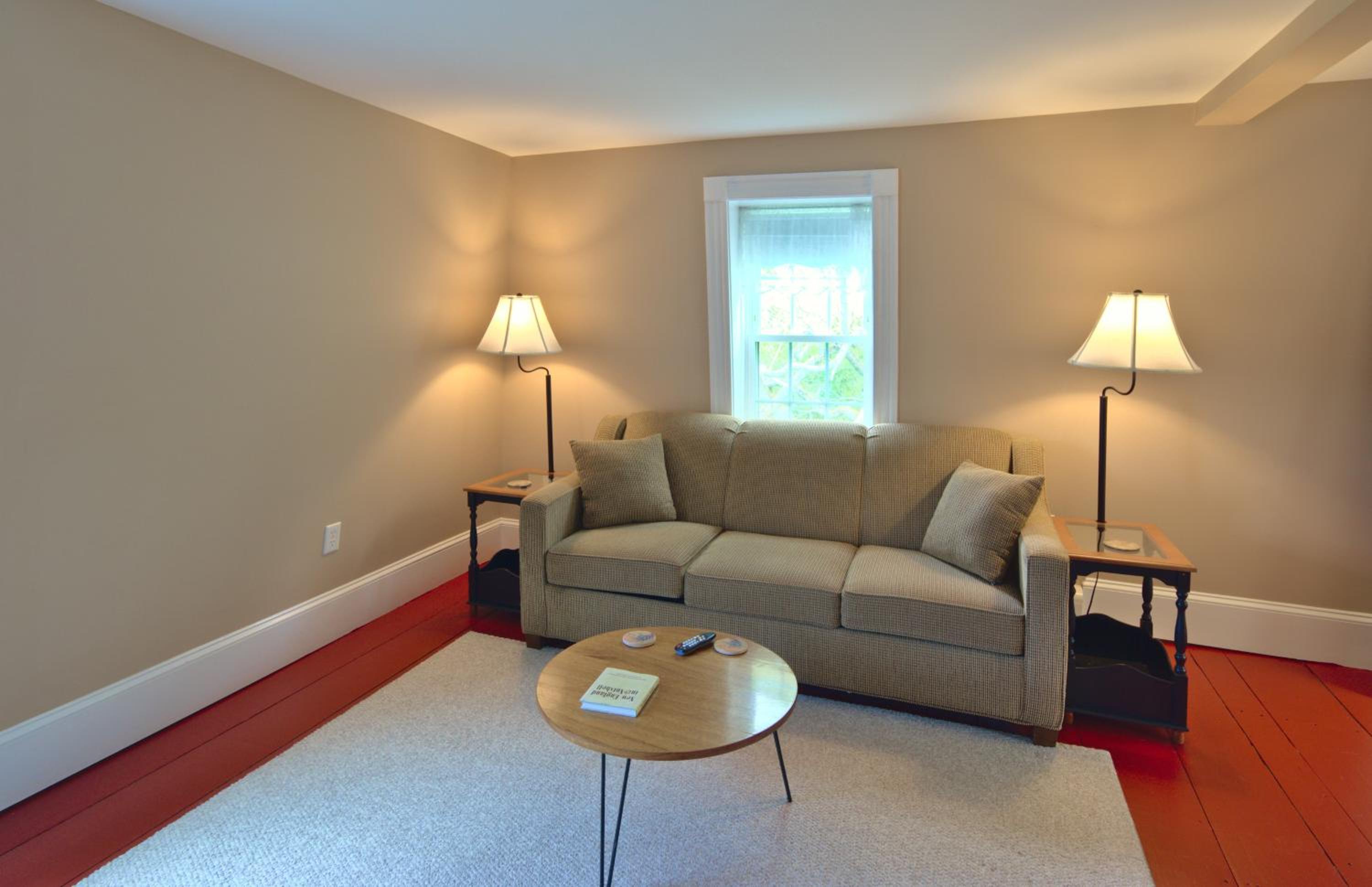 Queen Suite photo 3