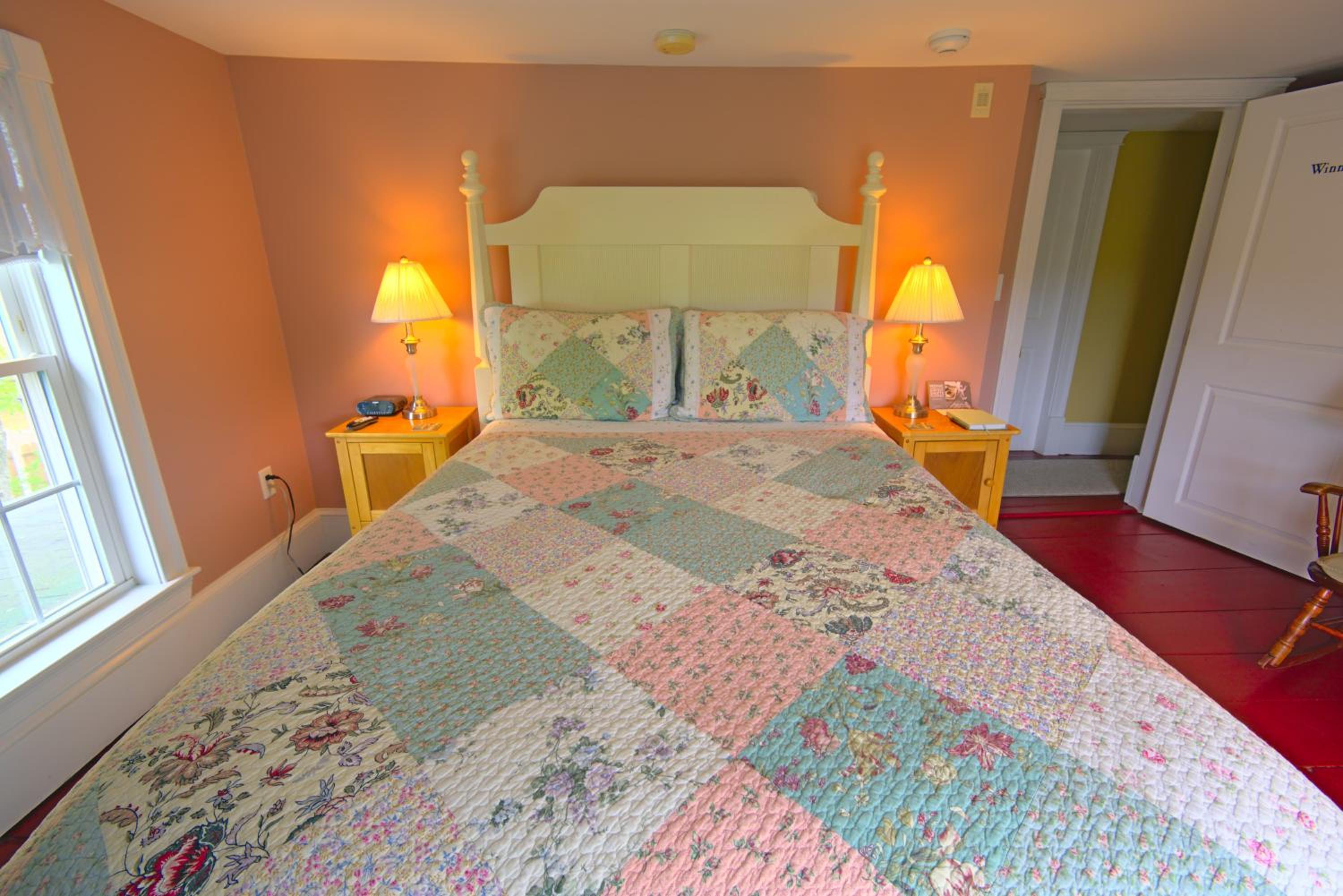 Deluxe Queen Room photo 3