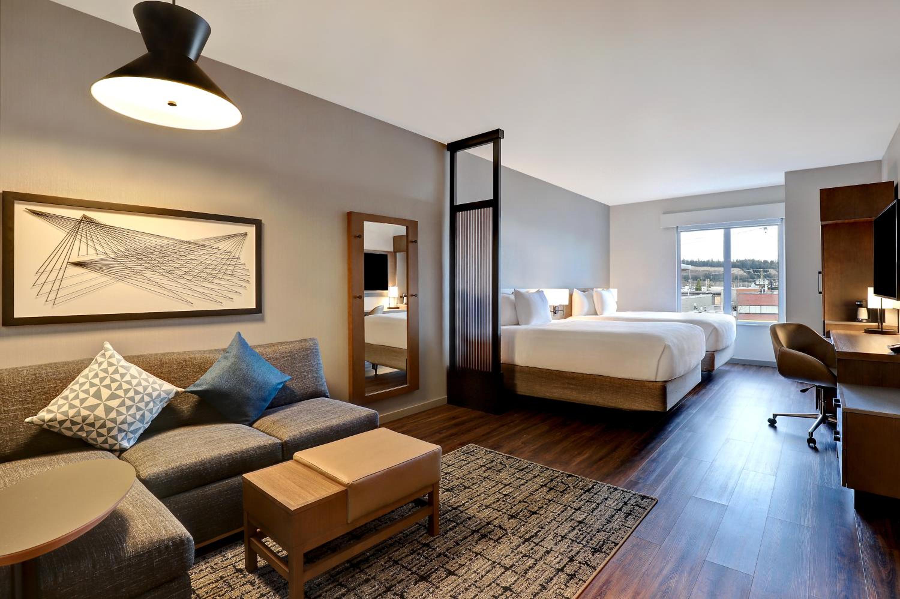 Queen Room with Two Queen Beds, Sofa Bed and Roll-in Shower - Disability Access - Photo 3