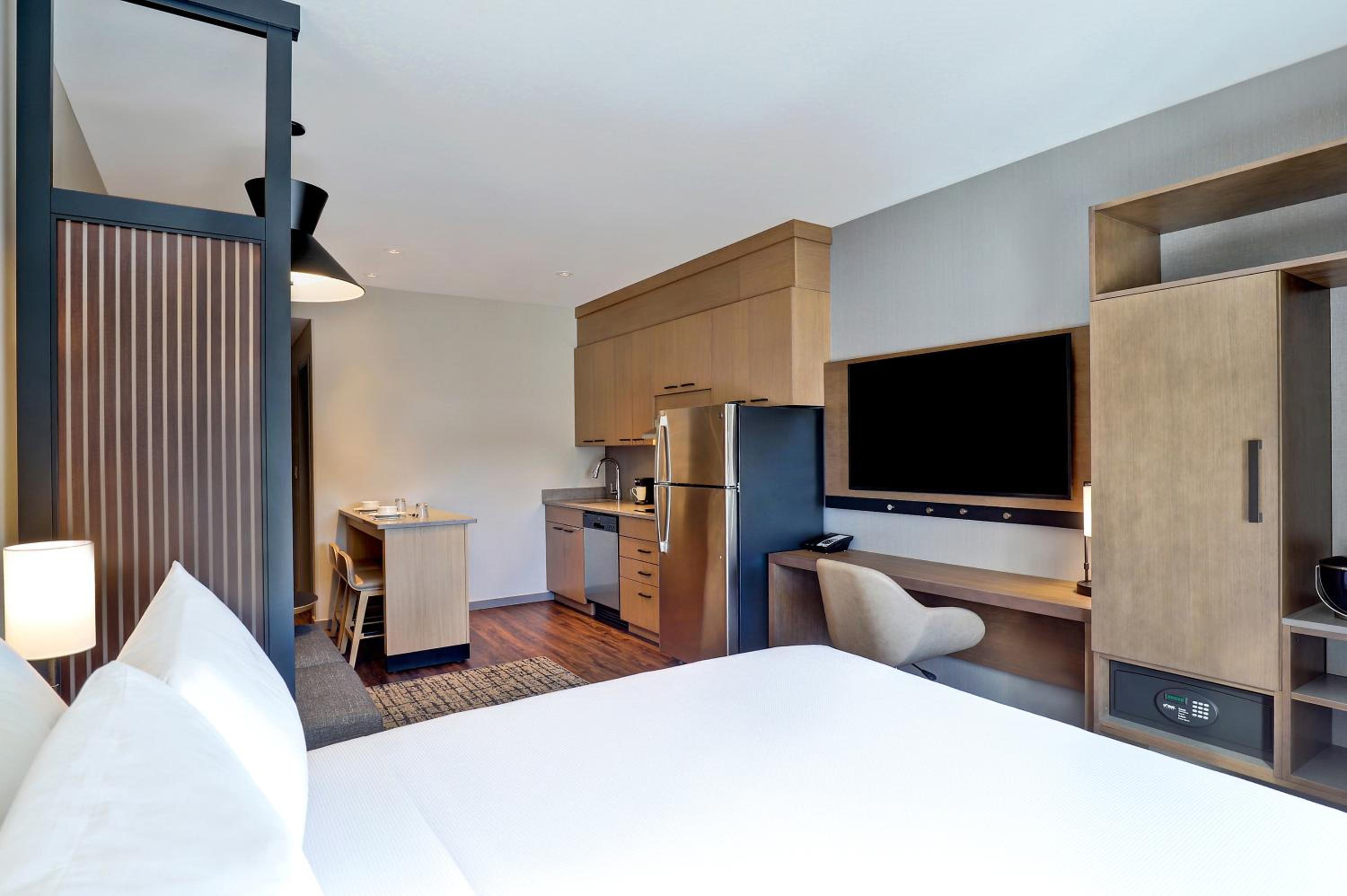 Specialty Queen Room with Sofa Bed - Photo 7