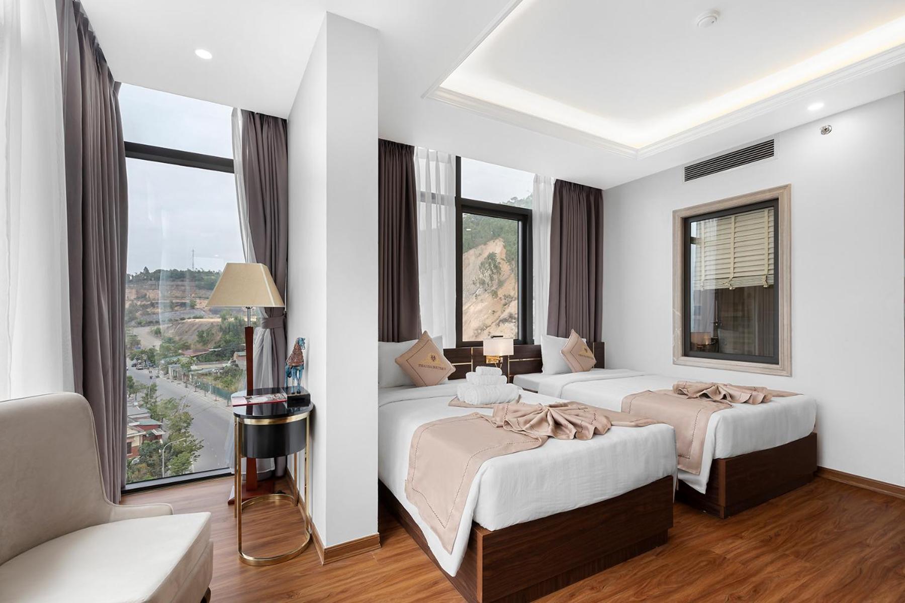 Deluxe Twin Room with Sea View photo 2