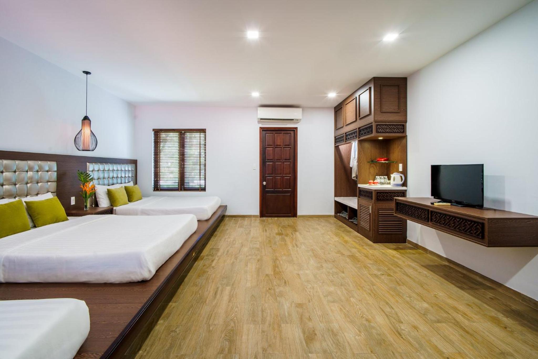 Family Room with 6 people - Non-Smoking photo 3