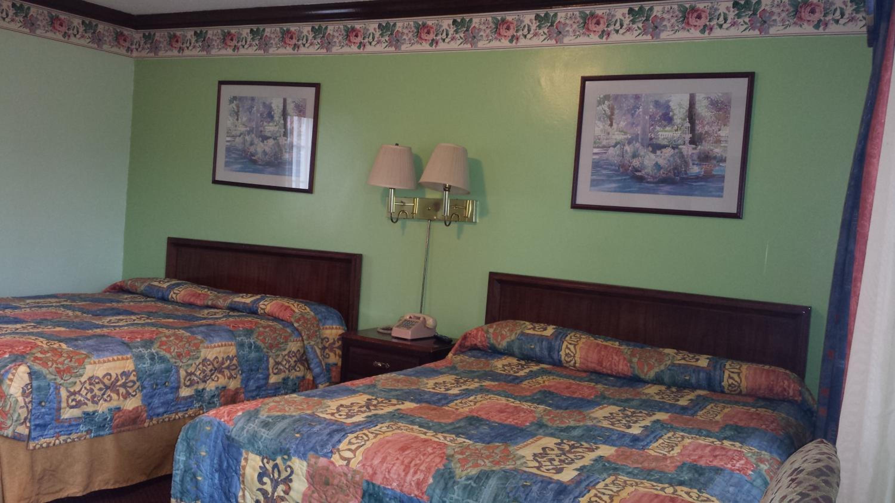 Room with Two Queen Beds - Non-Smoking - Photo 1