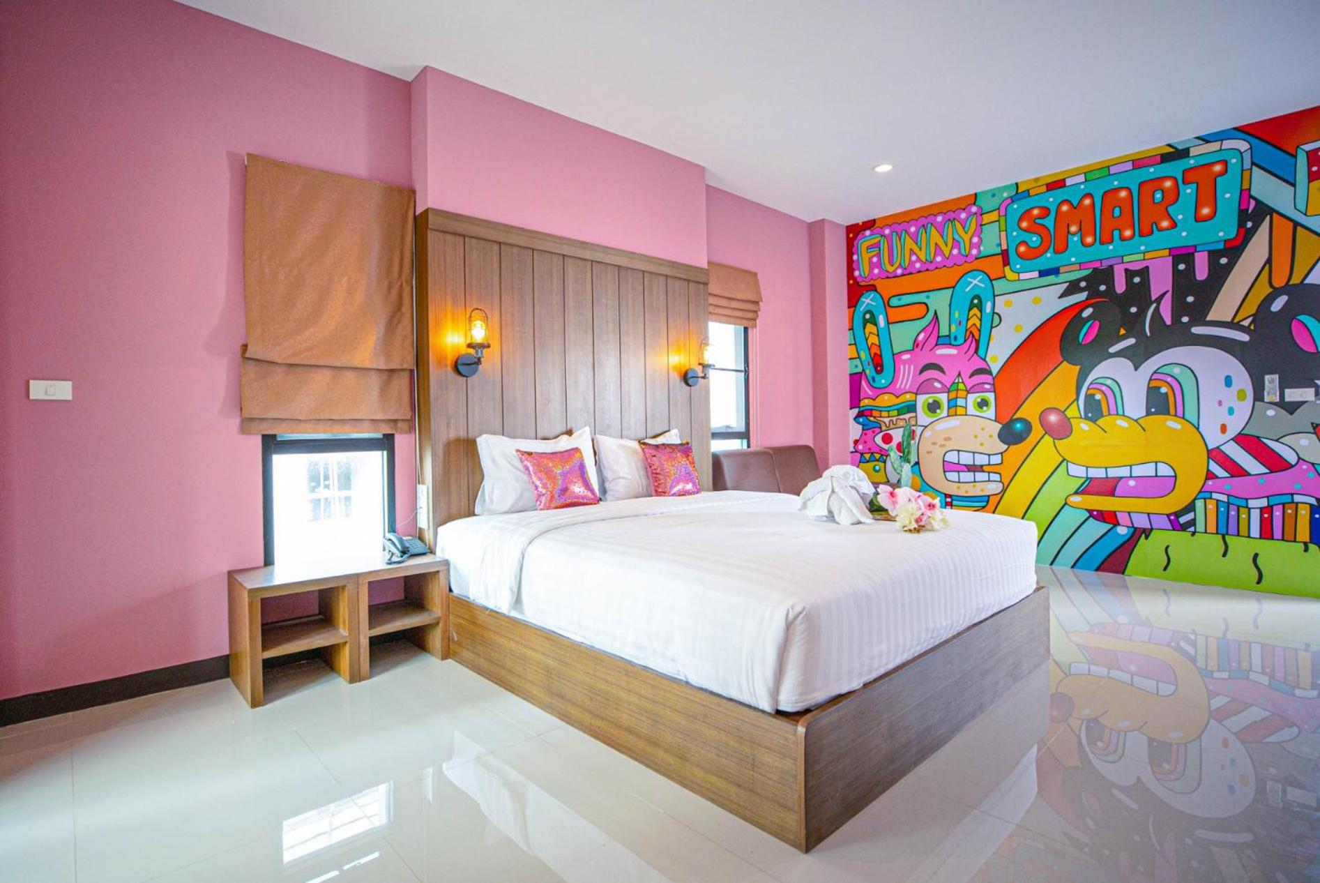 Deluxe Double Room - Photo 11