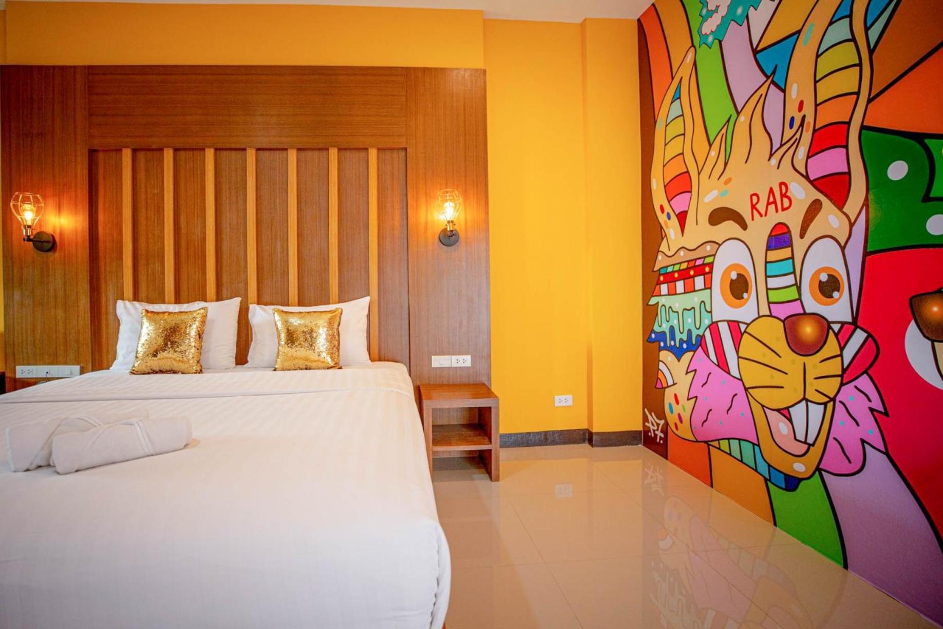 Deluxe Double Room - Photo 35