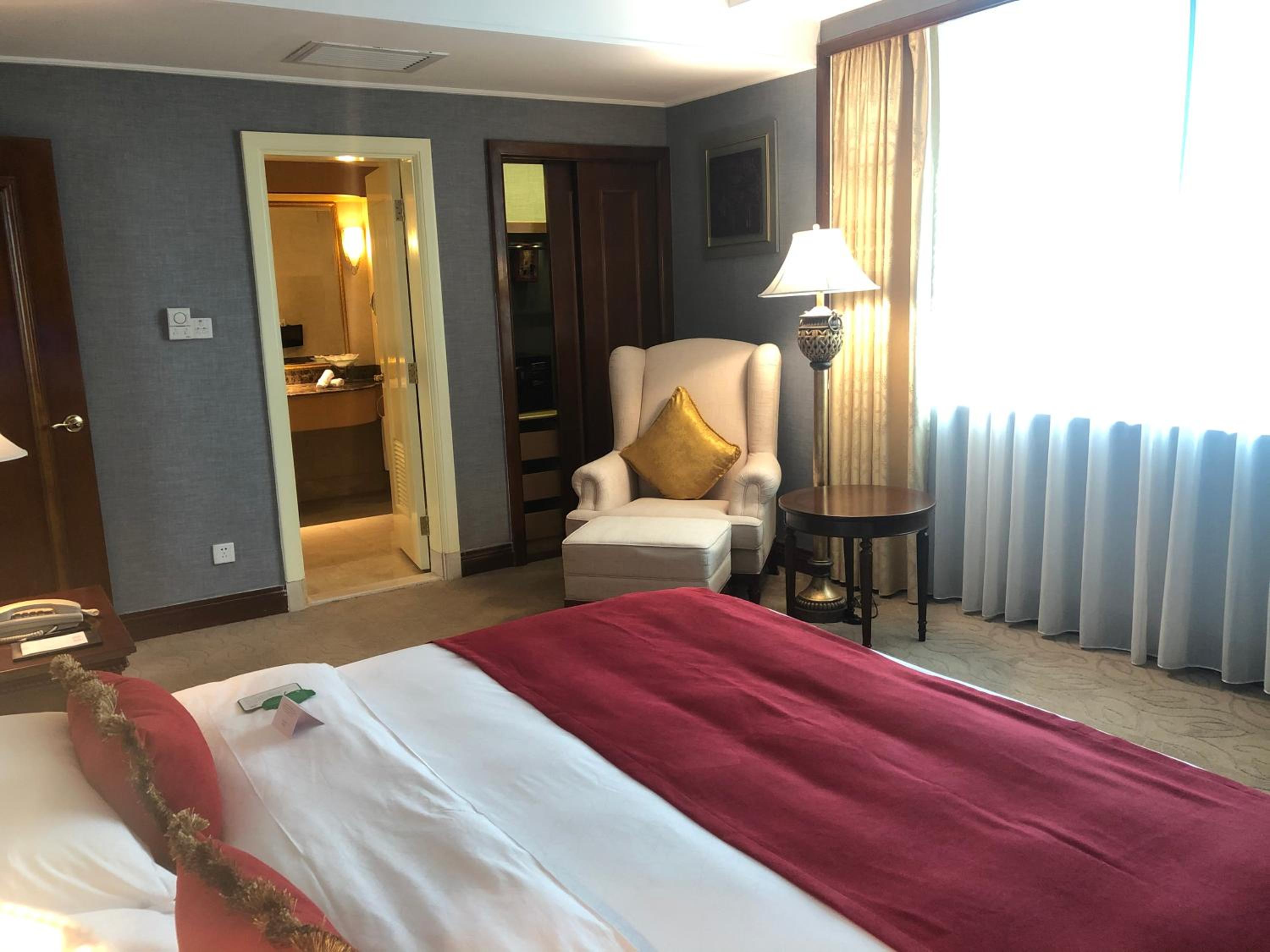 Baroque Noble Suite photo 2