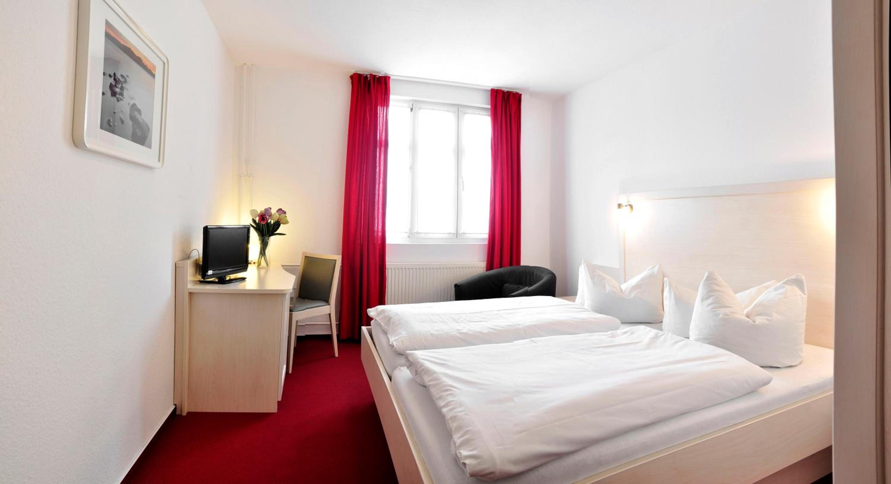 Single Room photo 2