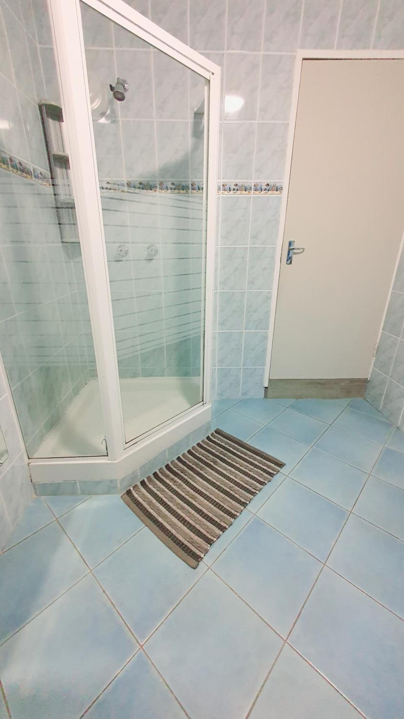 One-Bedroom Apartment - Photo 10