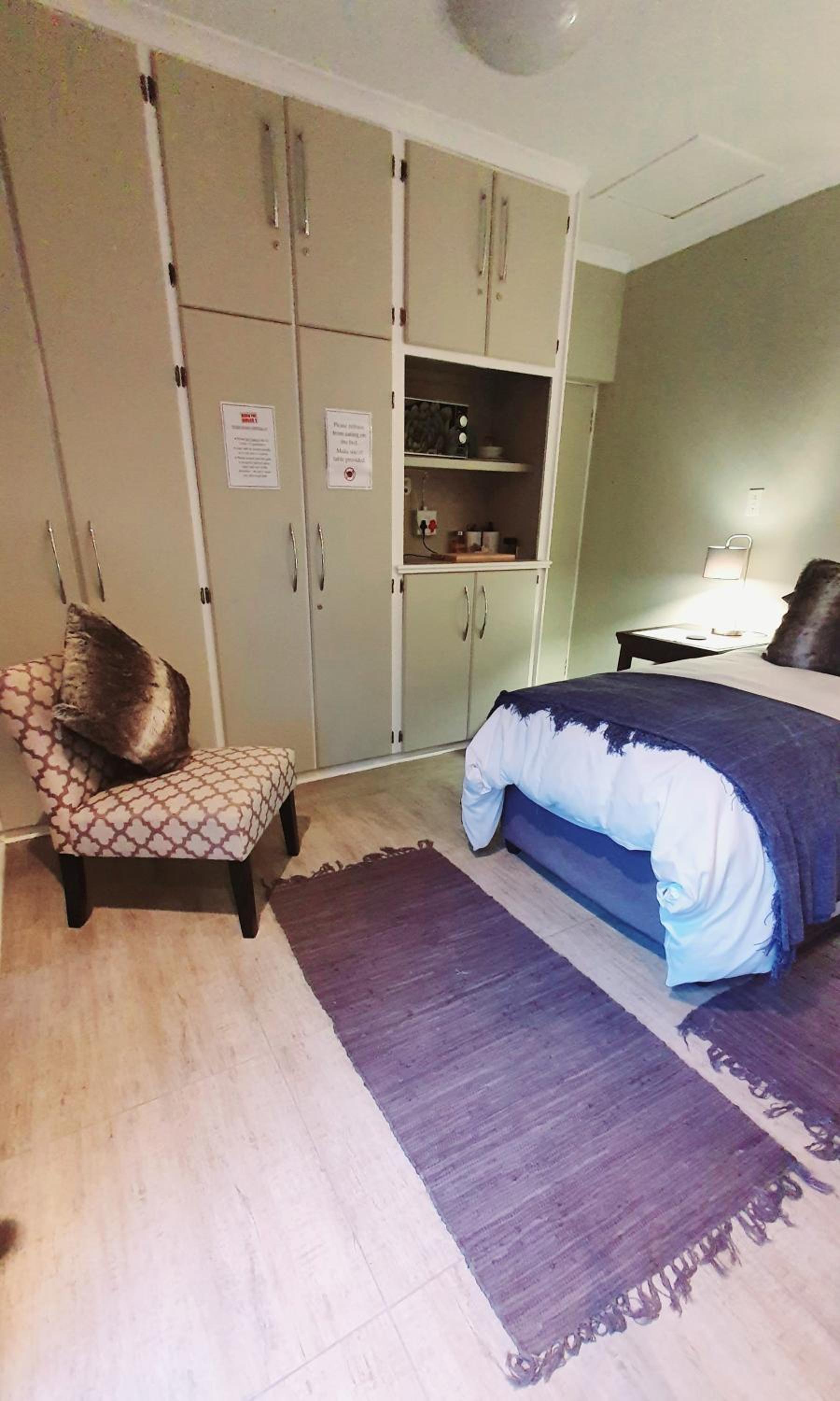 One-Bedroom Apartment - Photo 8