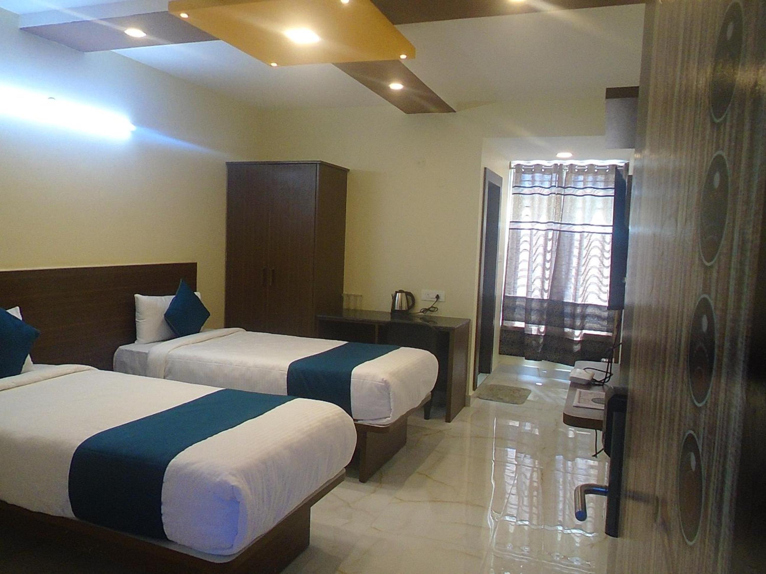 Deluxe Room - Photo 8
