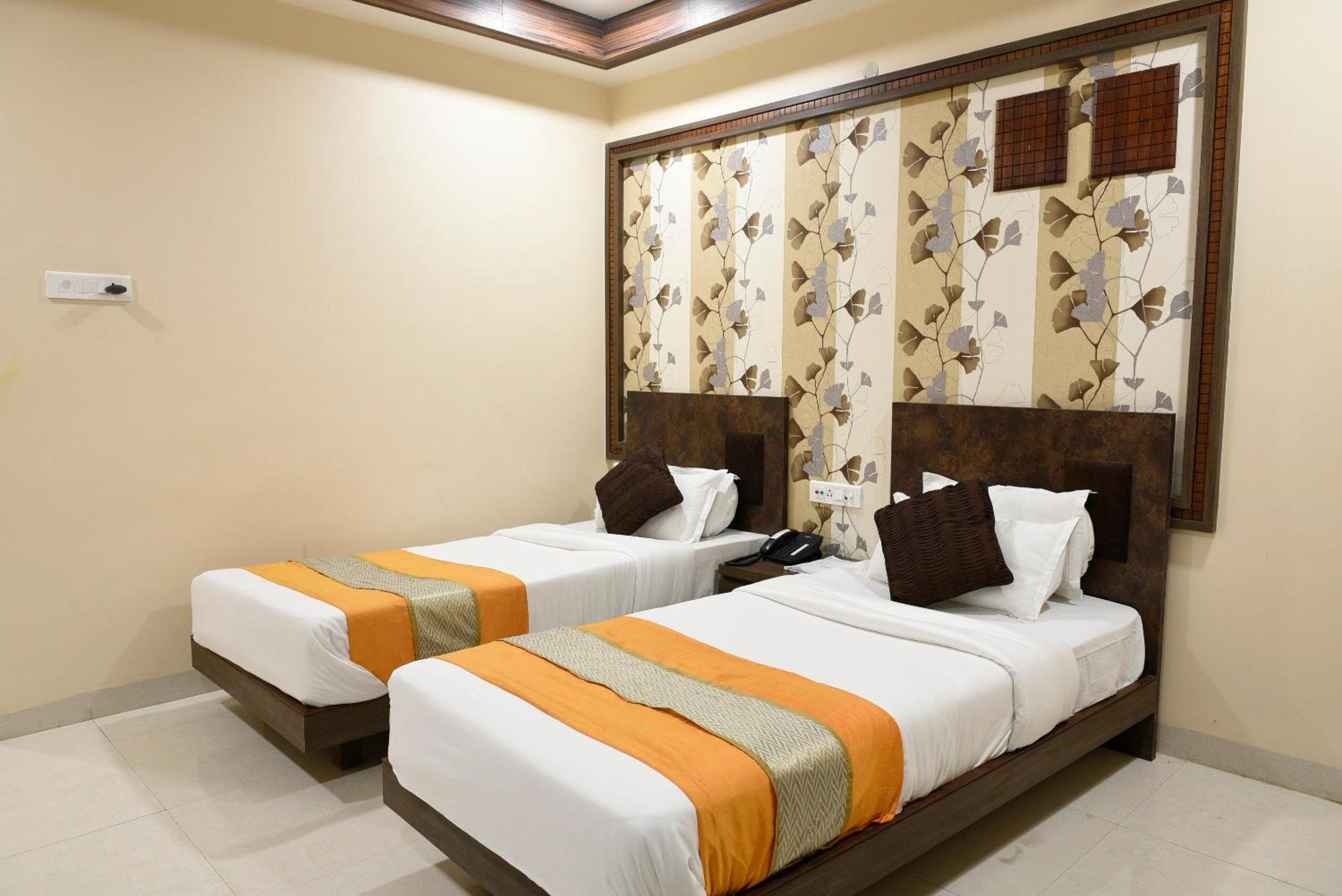 Superior Deluxe Double or Twin Room  photo 1