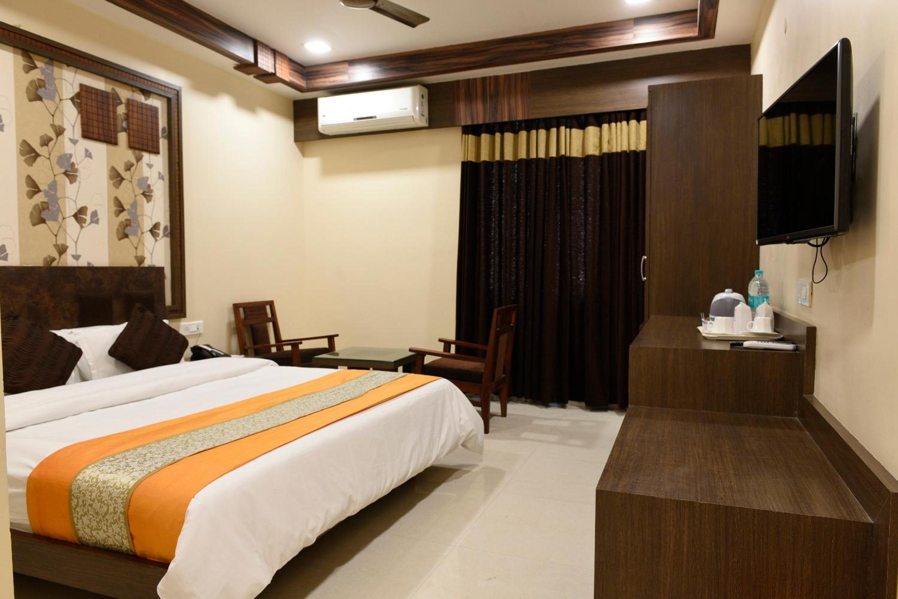 Superior Deluxe Double or Twin Room  photo 3