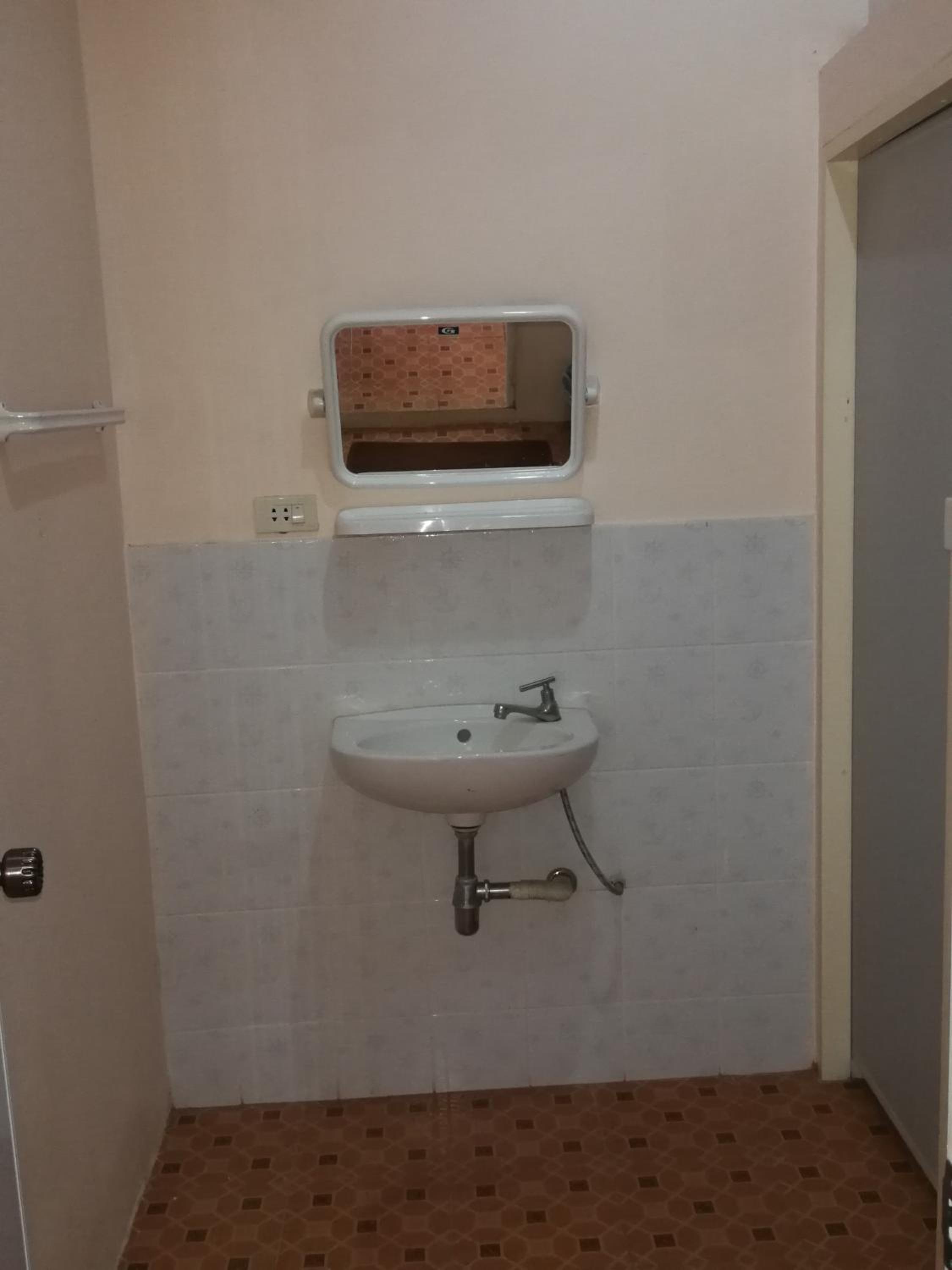 Budget Double Room - Photo 4