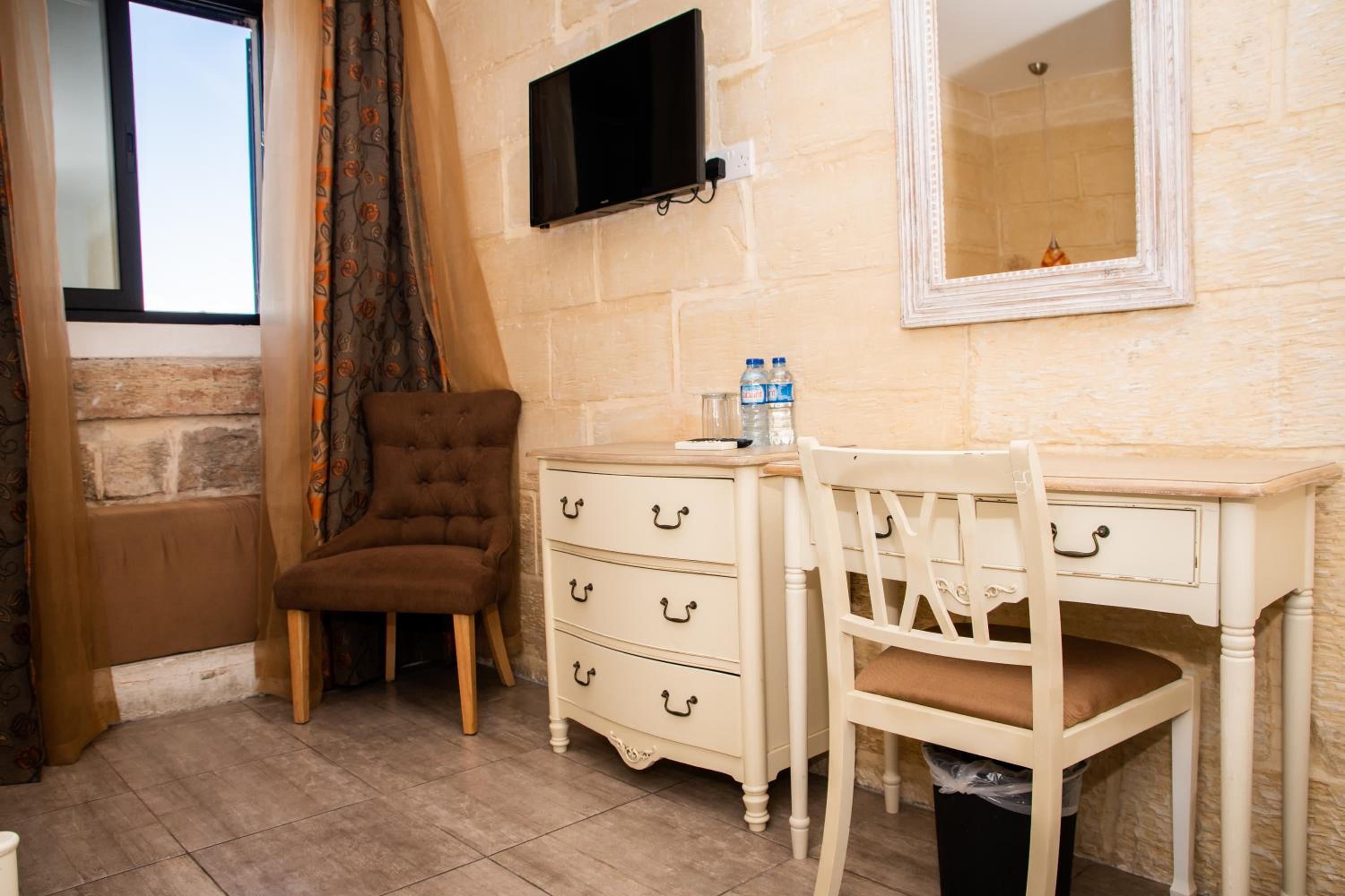 Superior Double Room - Photo 3