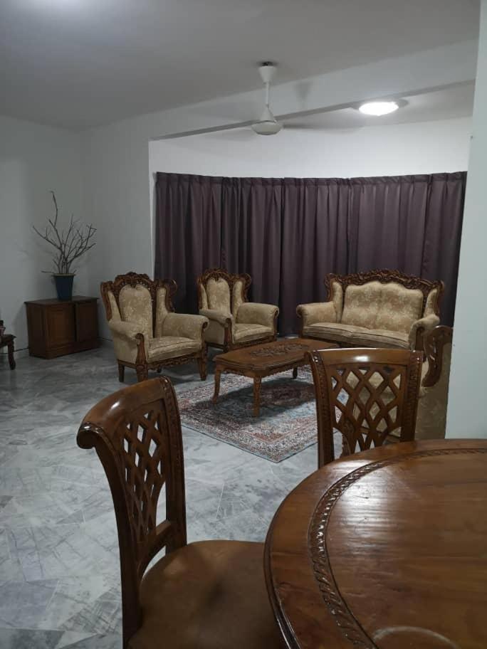 Three-Bedroom Apartment - Photo 2