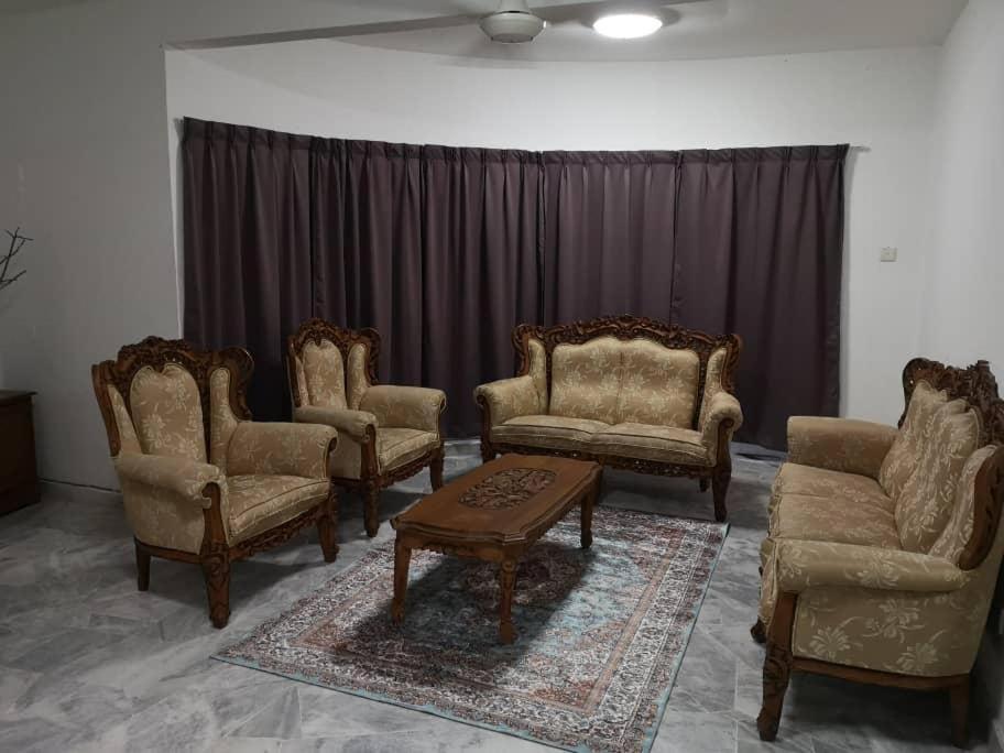 Three-Bedroom Apartment - Photo 5