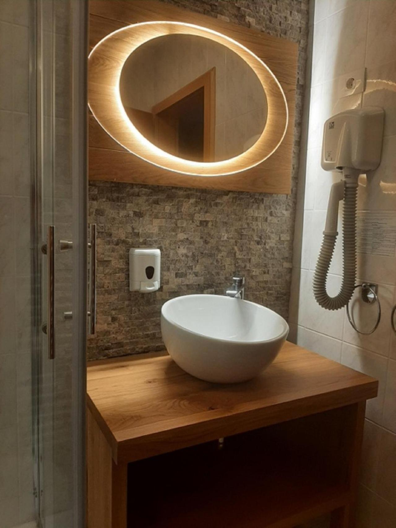 Double Room - Photo 23