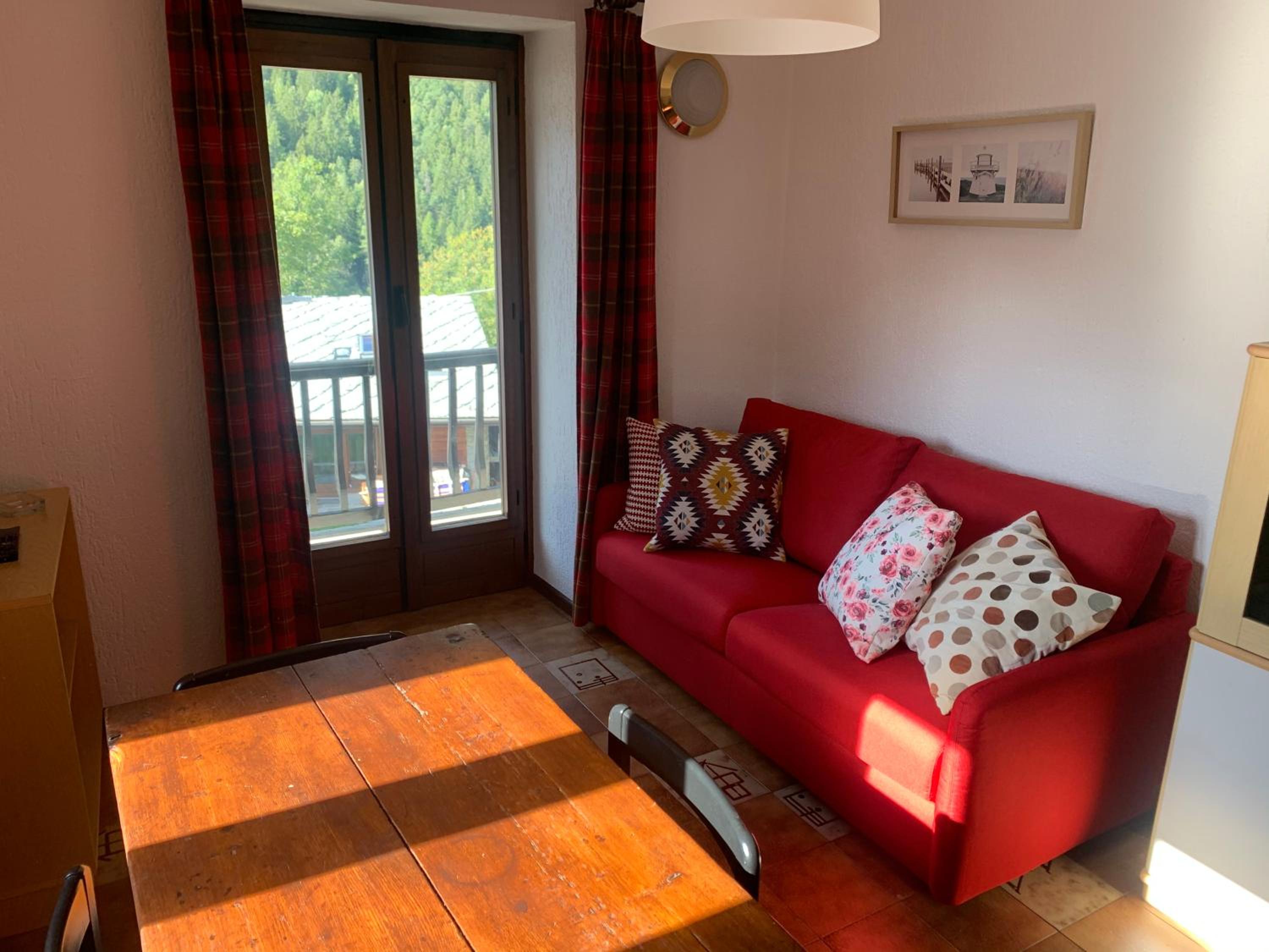 Apartment with Balcony - Photo 1