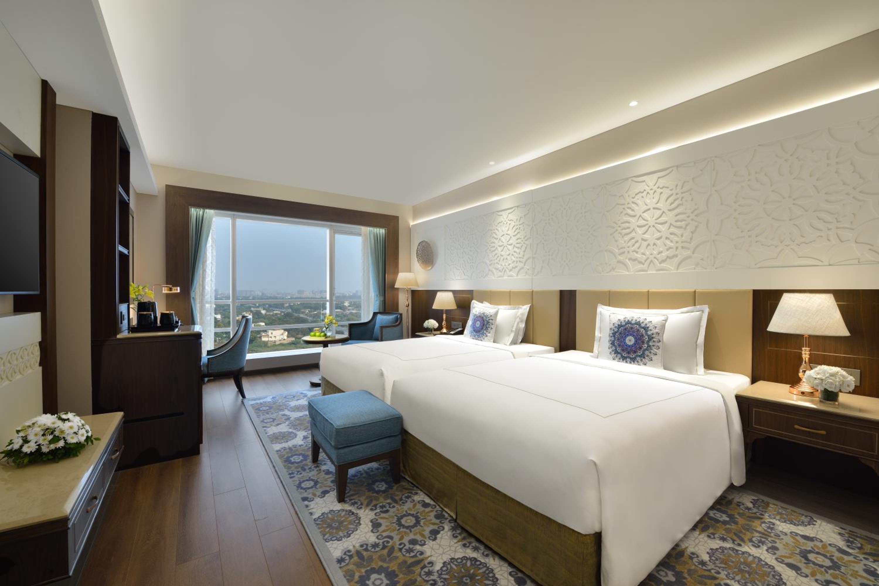 Deluxe Room Twin Bed - Photo 1