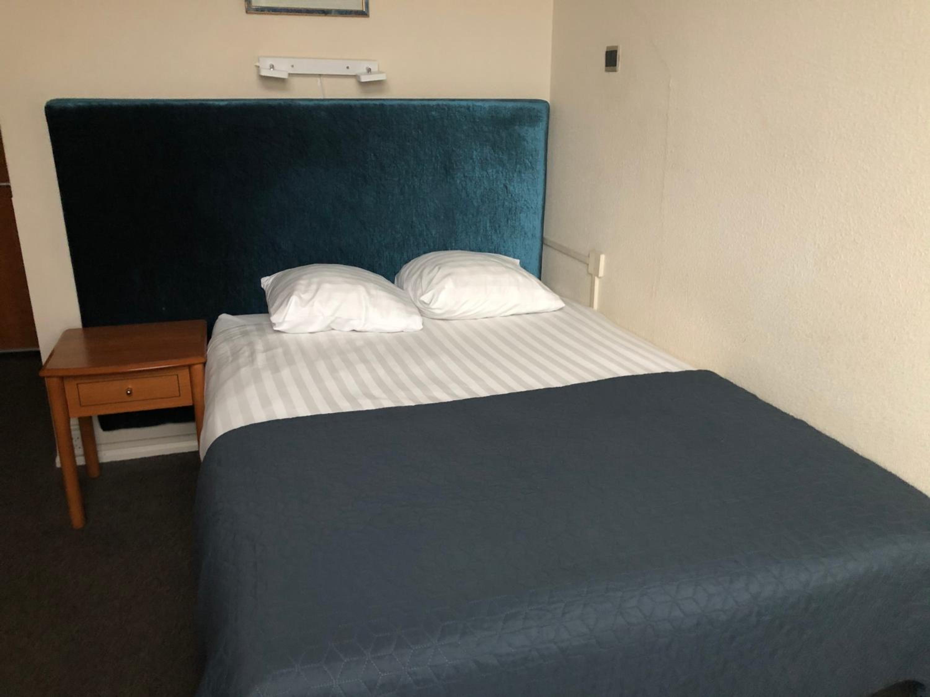 Single Room photo 3
