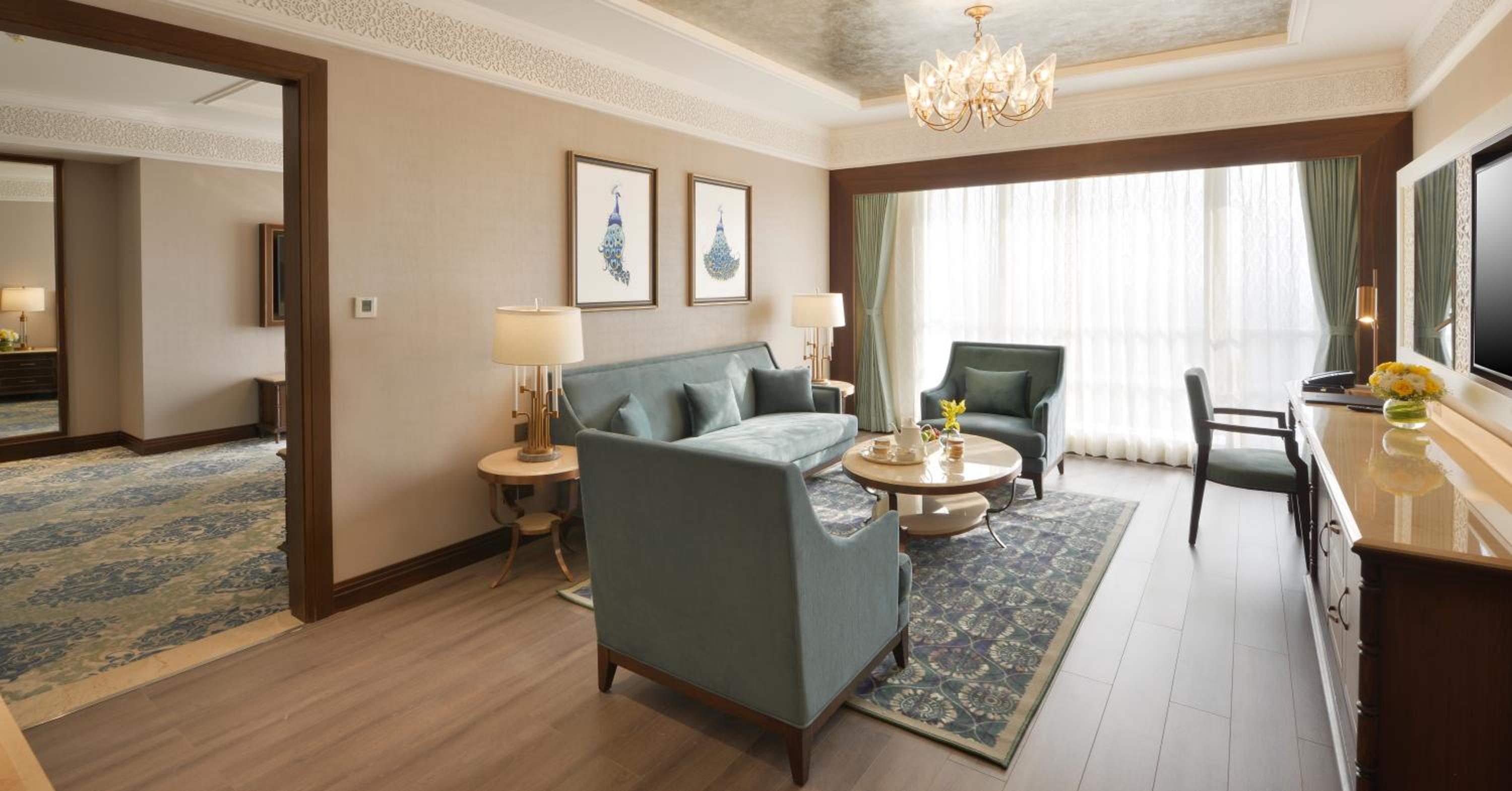 Deluxe Suite - Photo 1