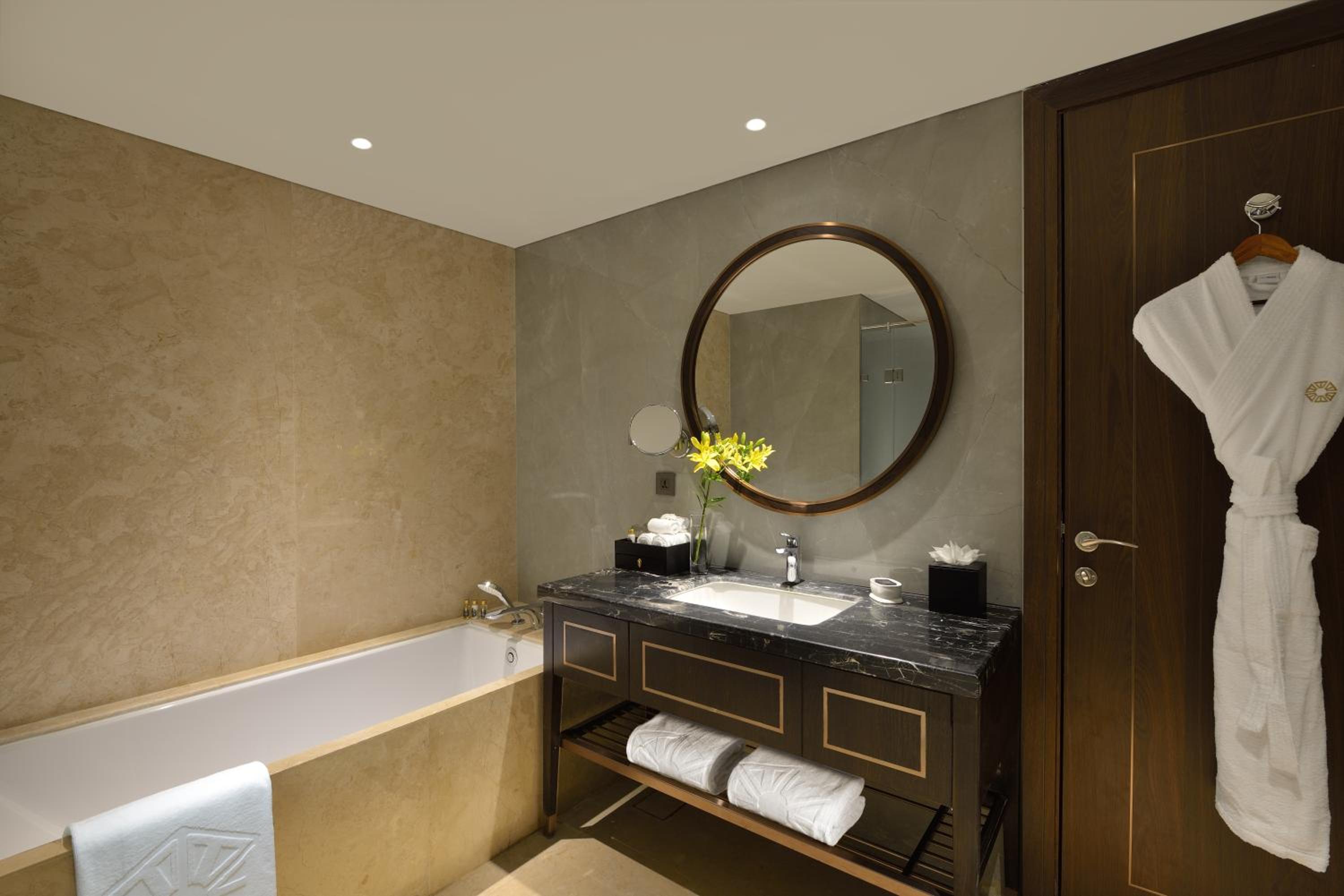 Deluxe Suite - Photo 3
