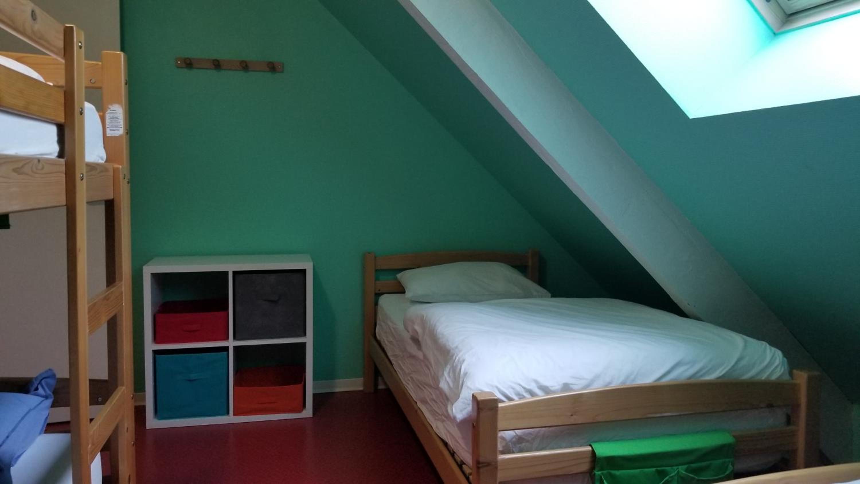 Quadruple Room with Shared Bathroom photo 2