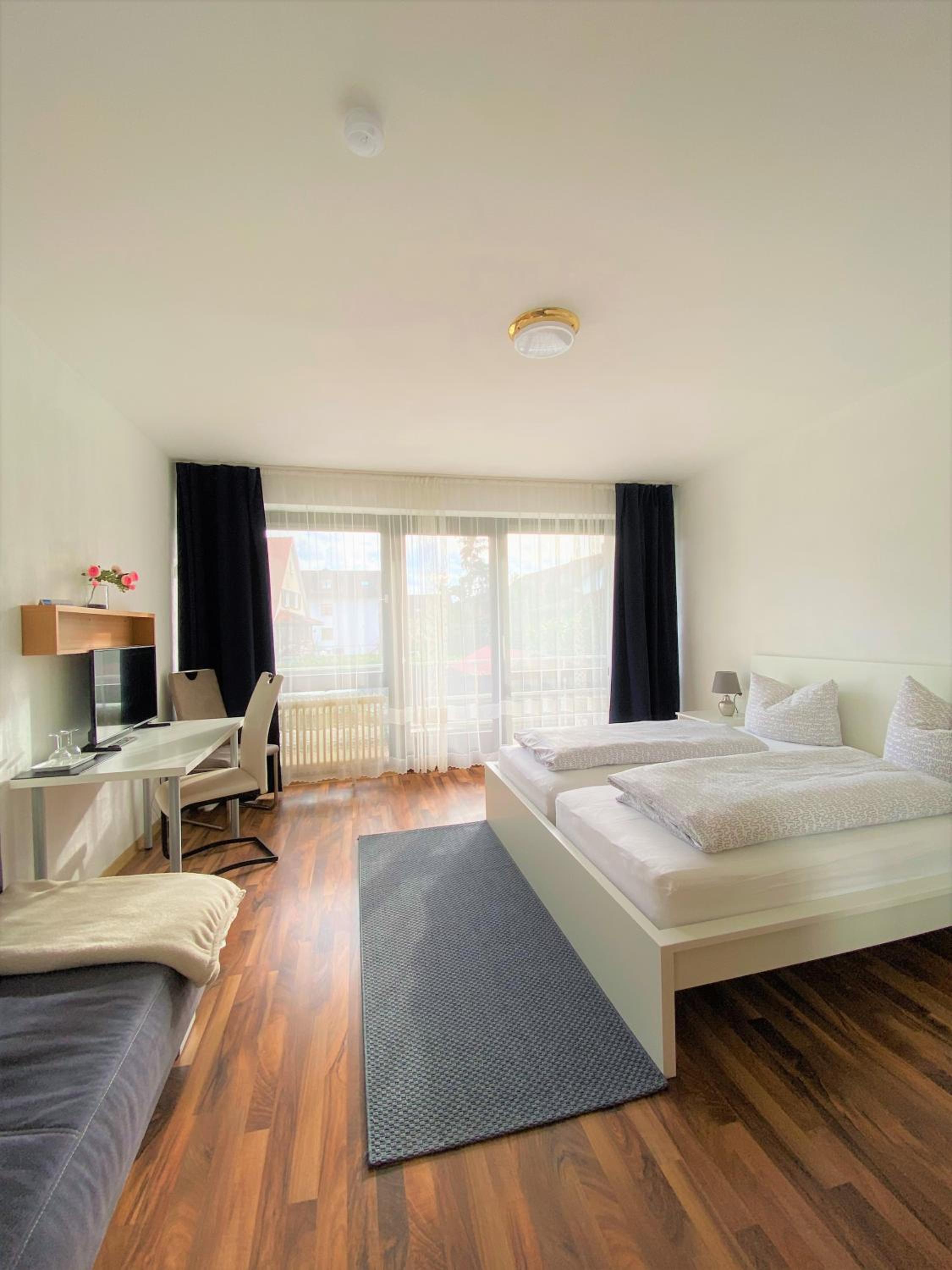 Double Room - Photo 8