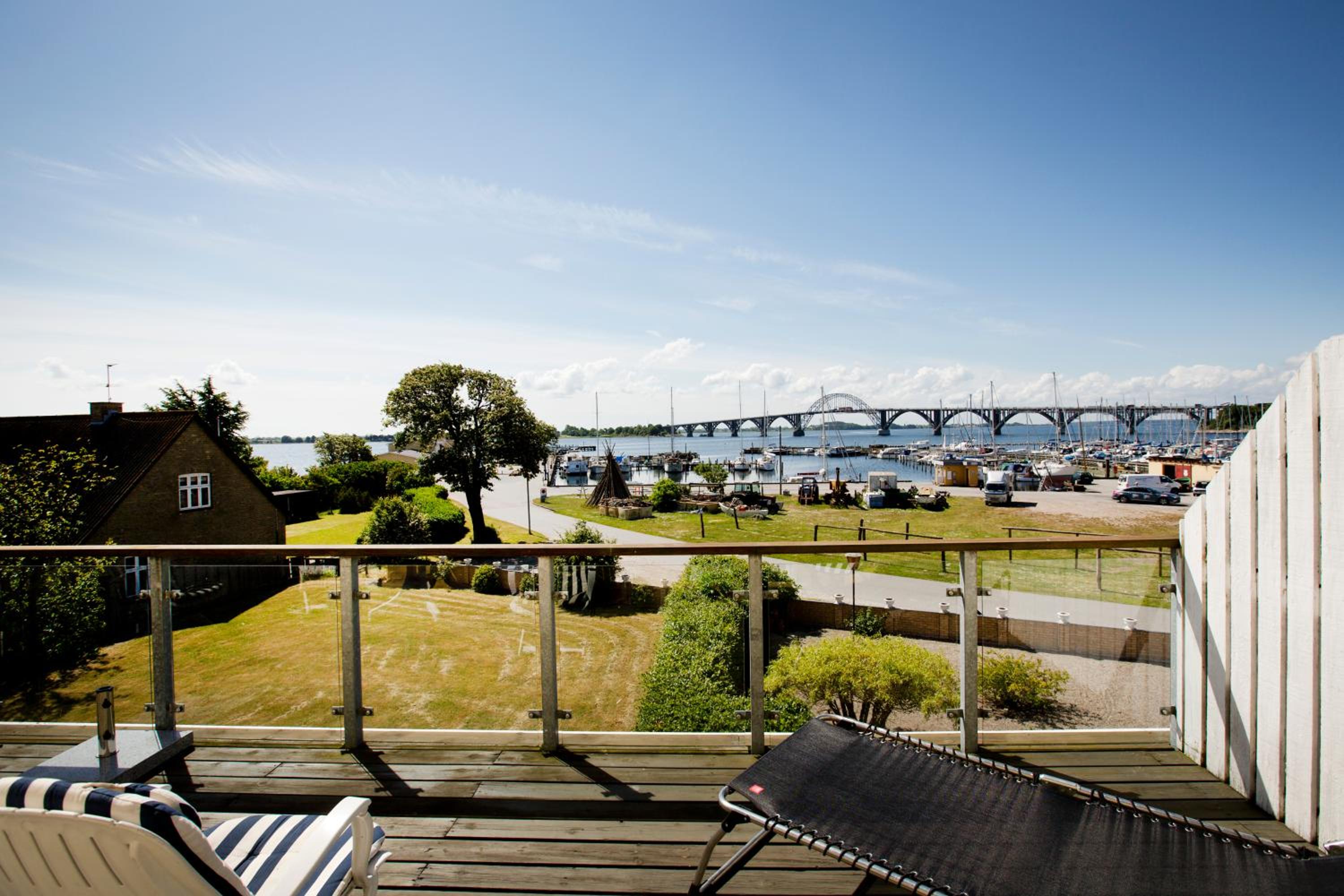 Apartment with Sea View photo 2