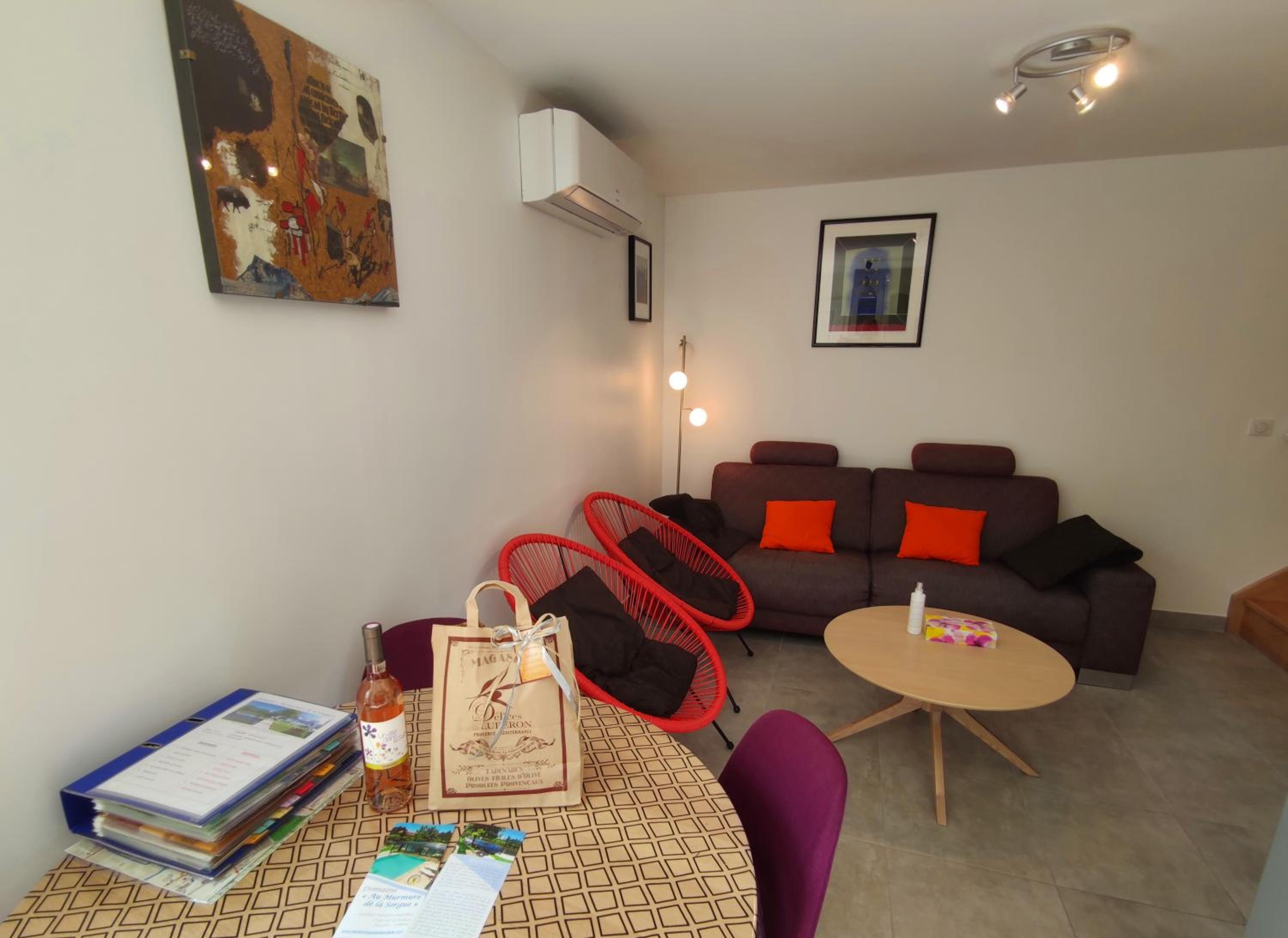 Five-Bedroom House photo 1