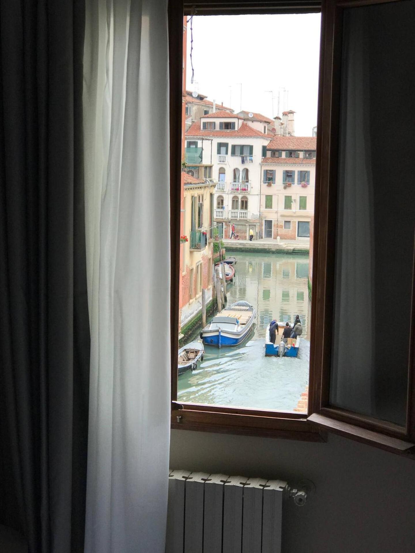 Standard Double Room with Canal View photo 2