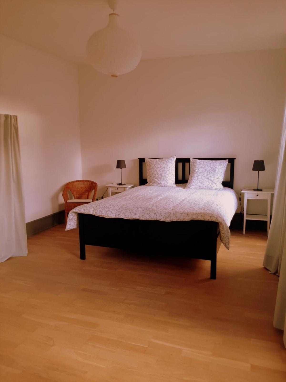 One-Bedroom Apartment - Photo 2