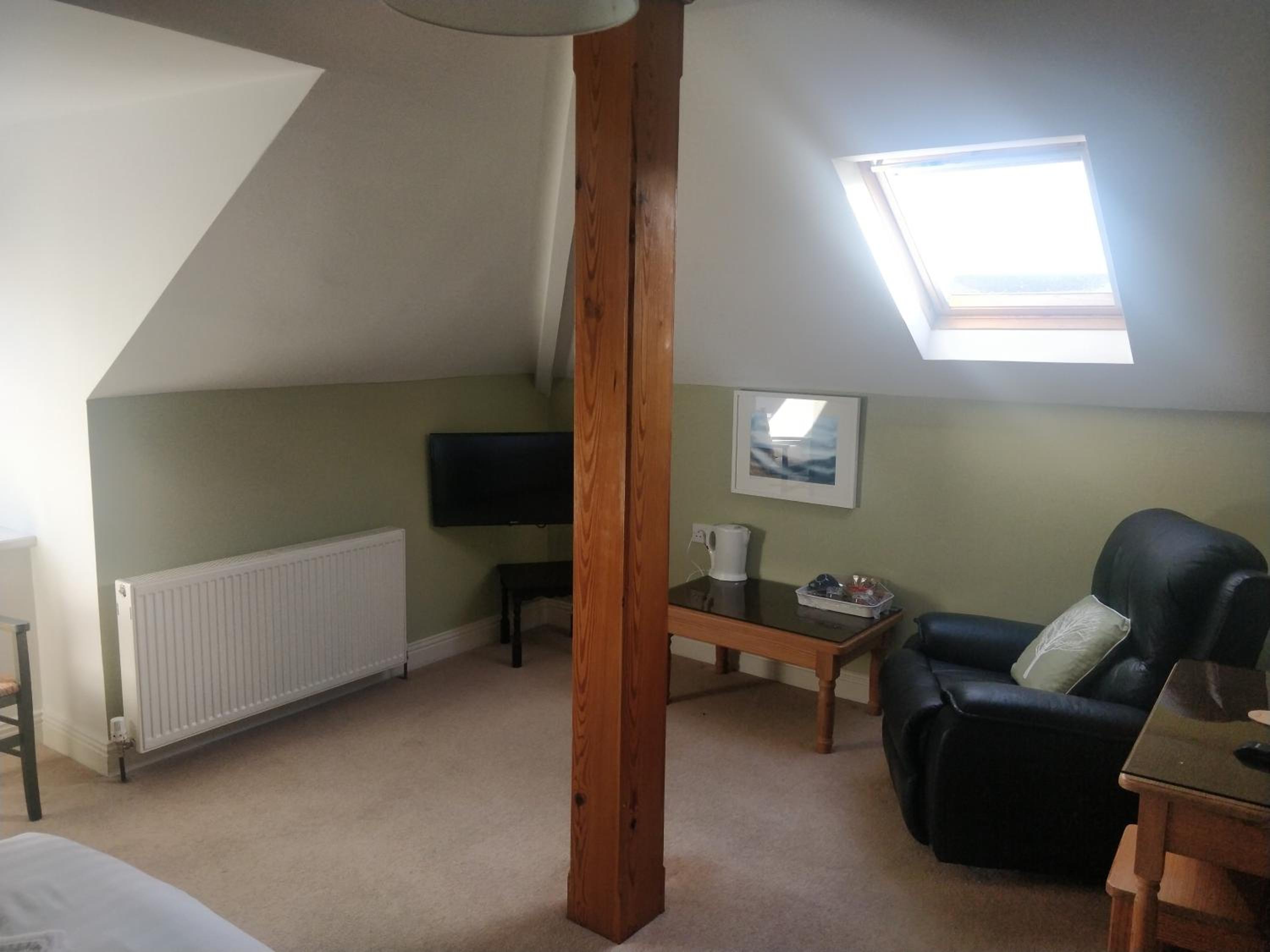 Standard King Room photo 3