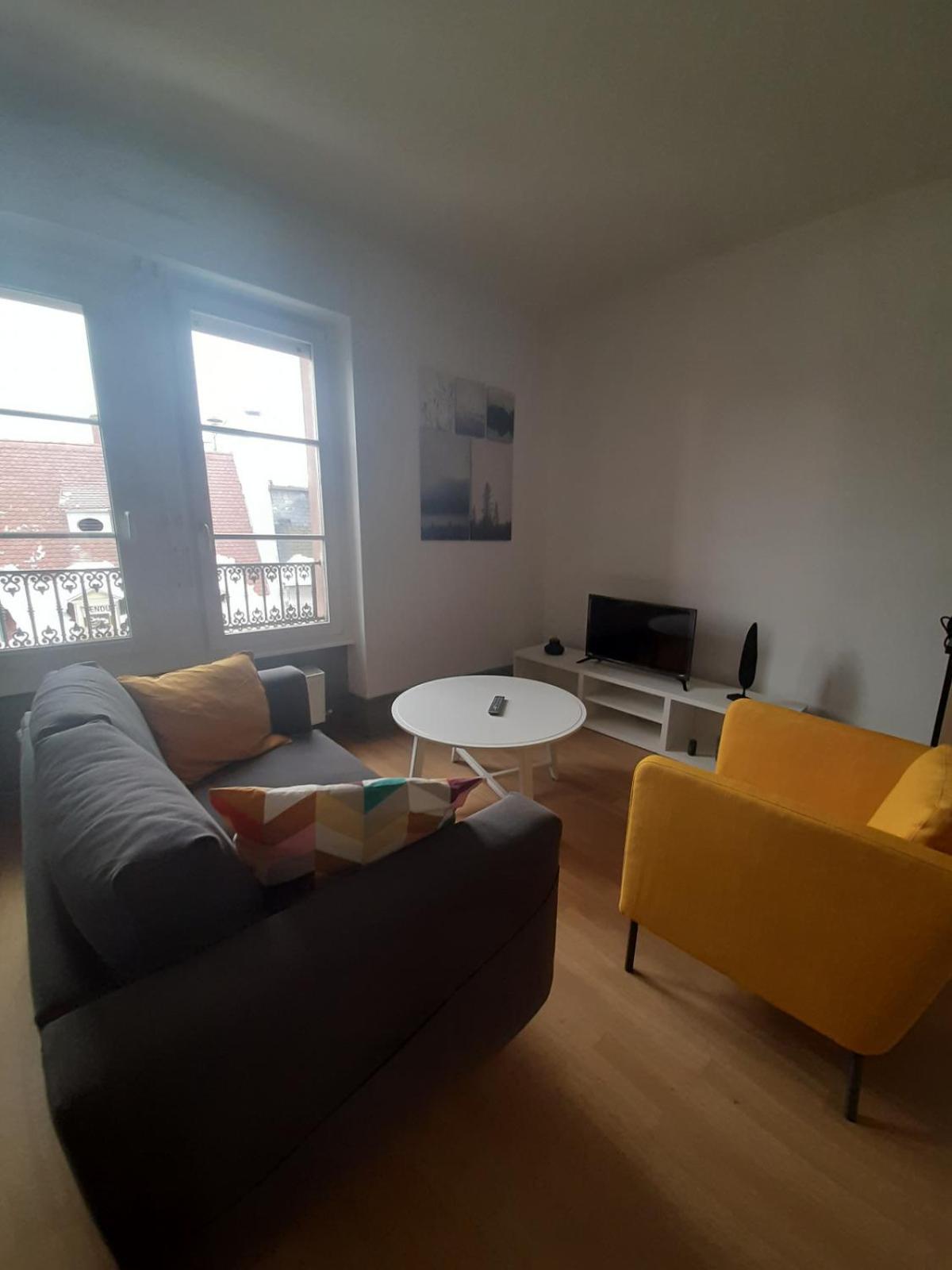 One-Bedroom Apartment - Photo 1