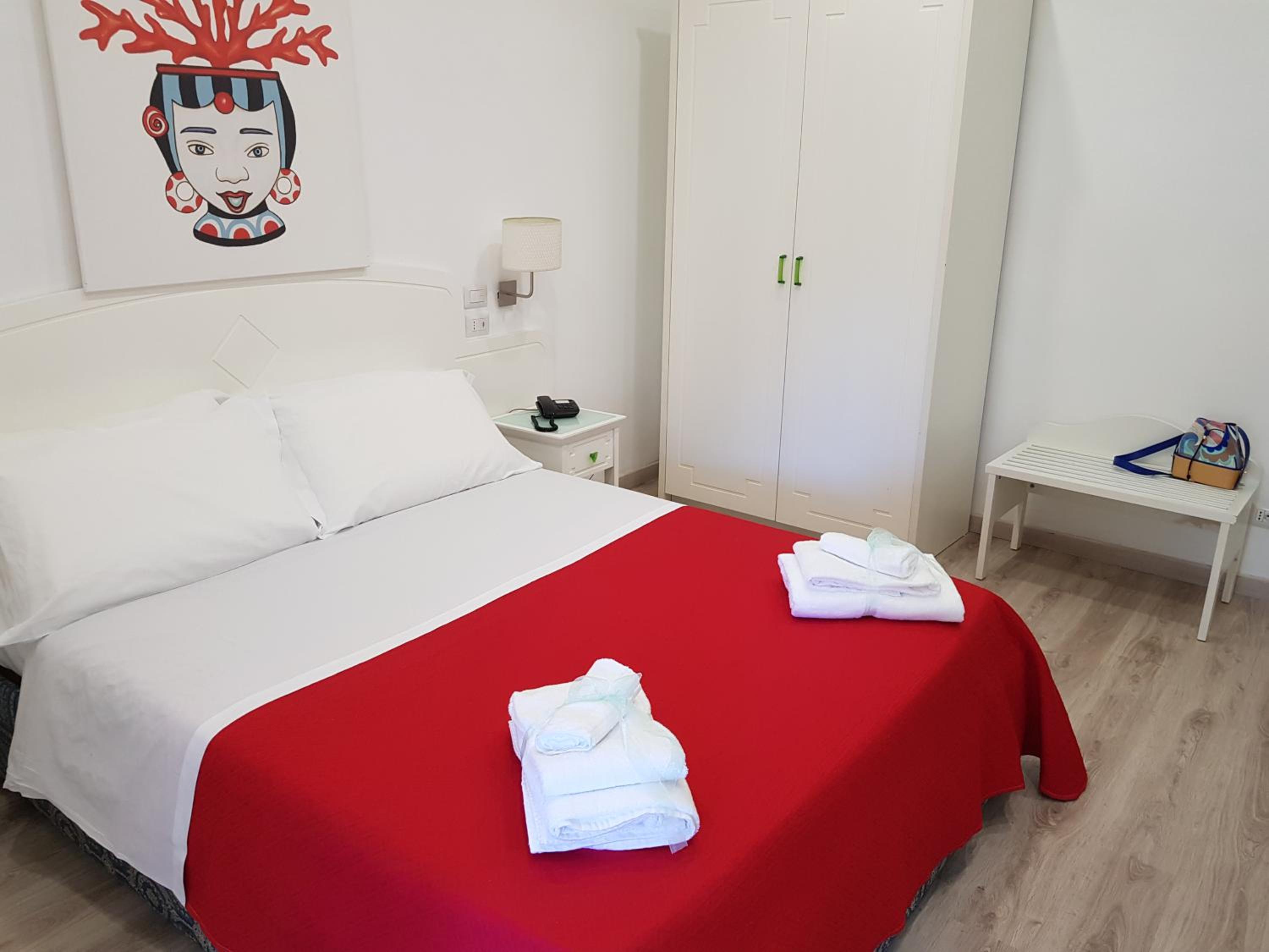 Basic Double Room photo 2