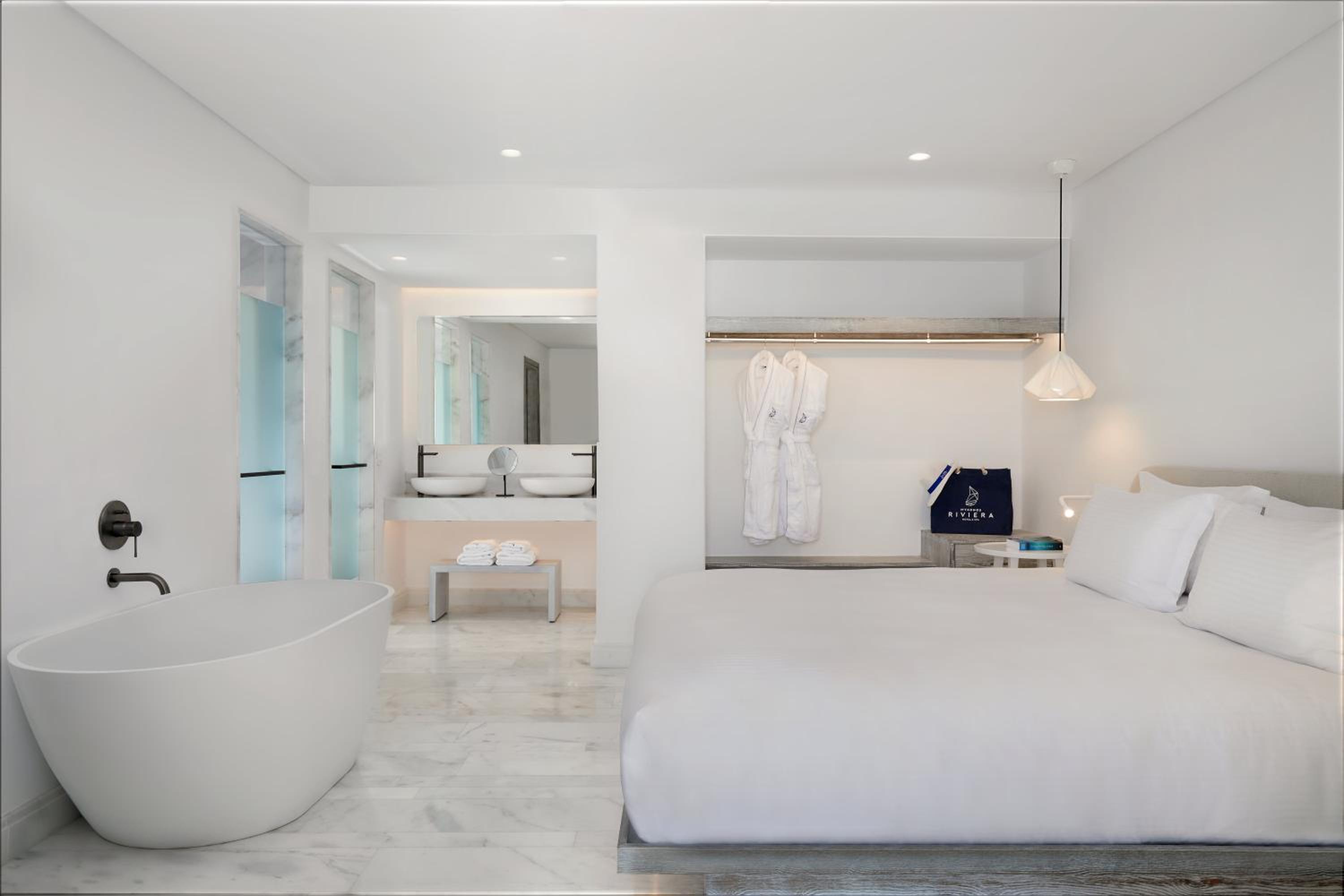 Laveer One-Bedroom Pool Suite - Photo 4
