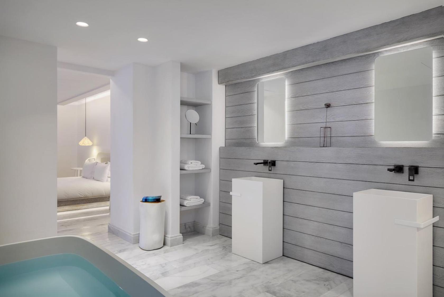 Marina One-Bedroom Pool Suite - Photo 3