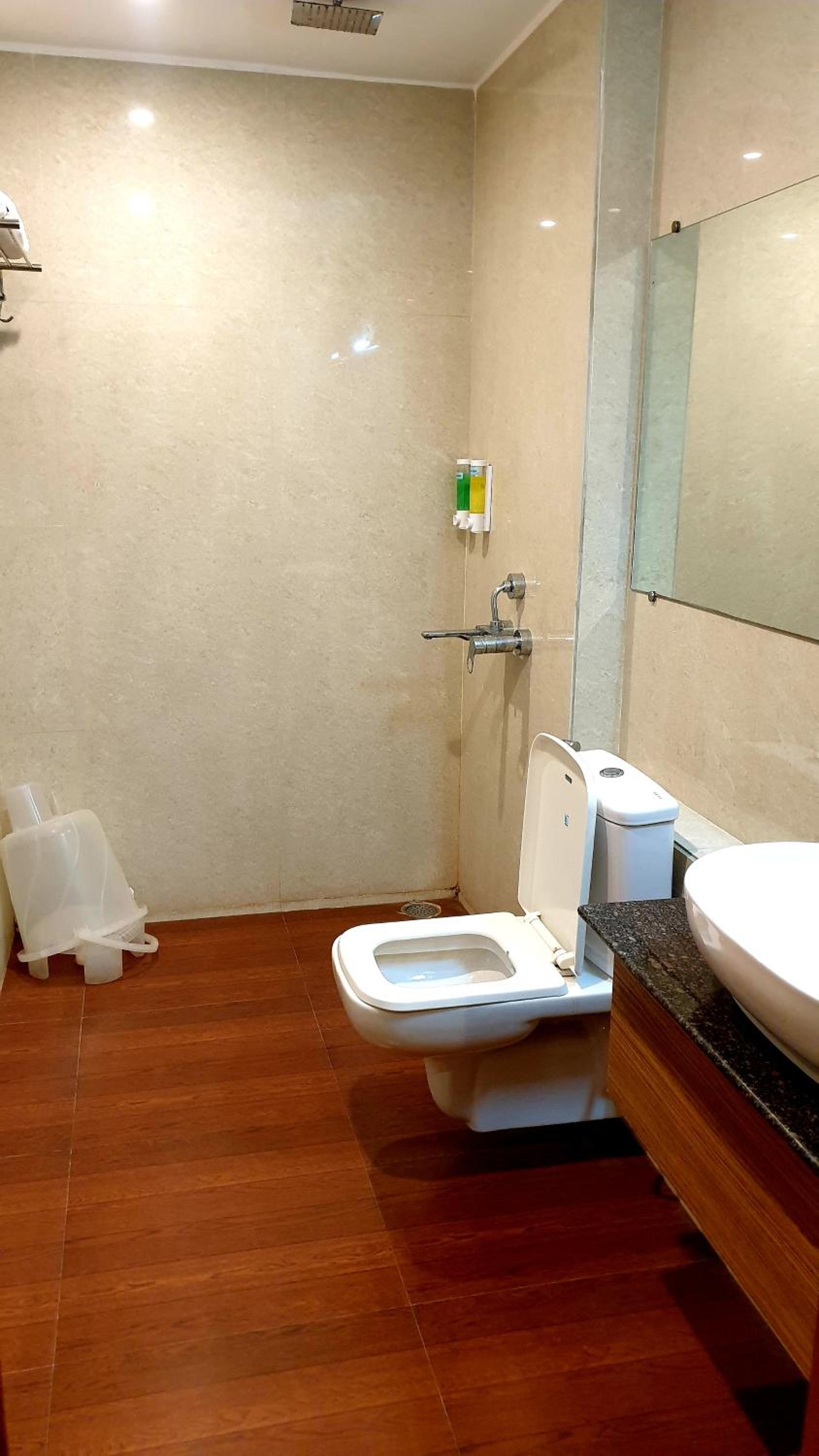 Suite - Photo 4