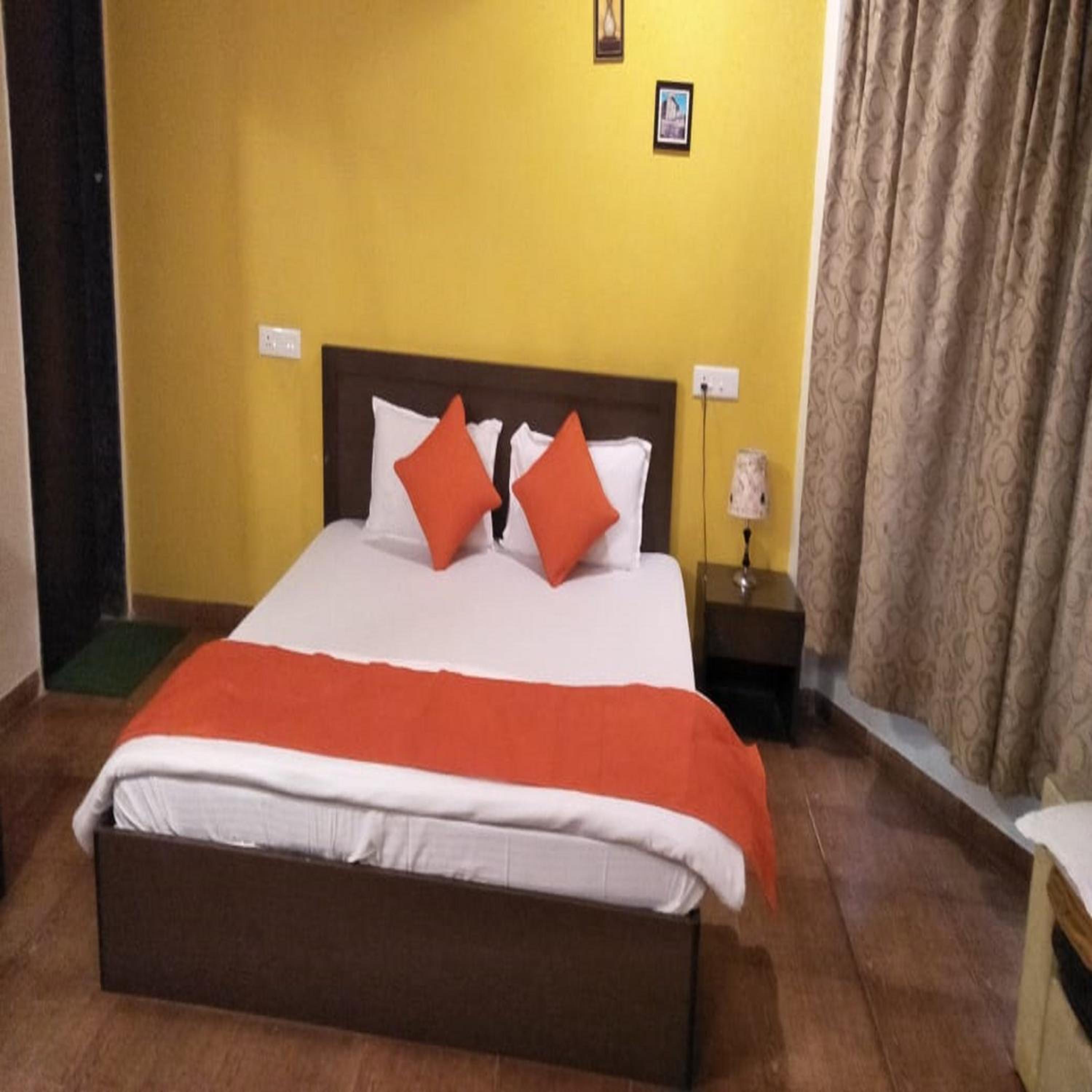 Deluxe Room - Photo 3