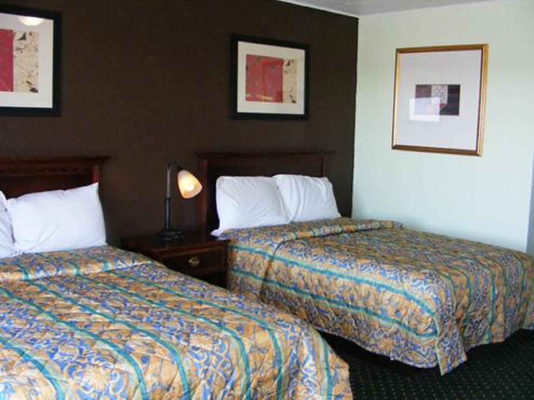 Double Room with Two Double Beds - Smoking photo 1