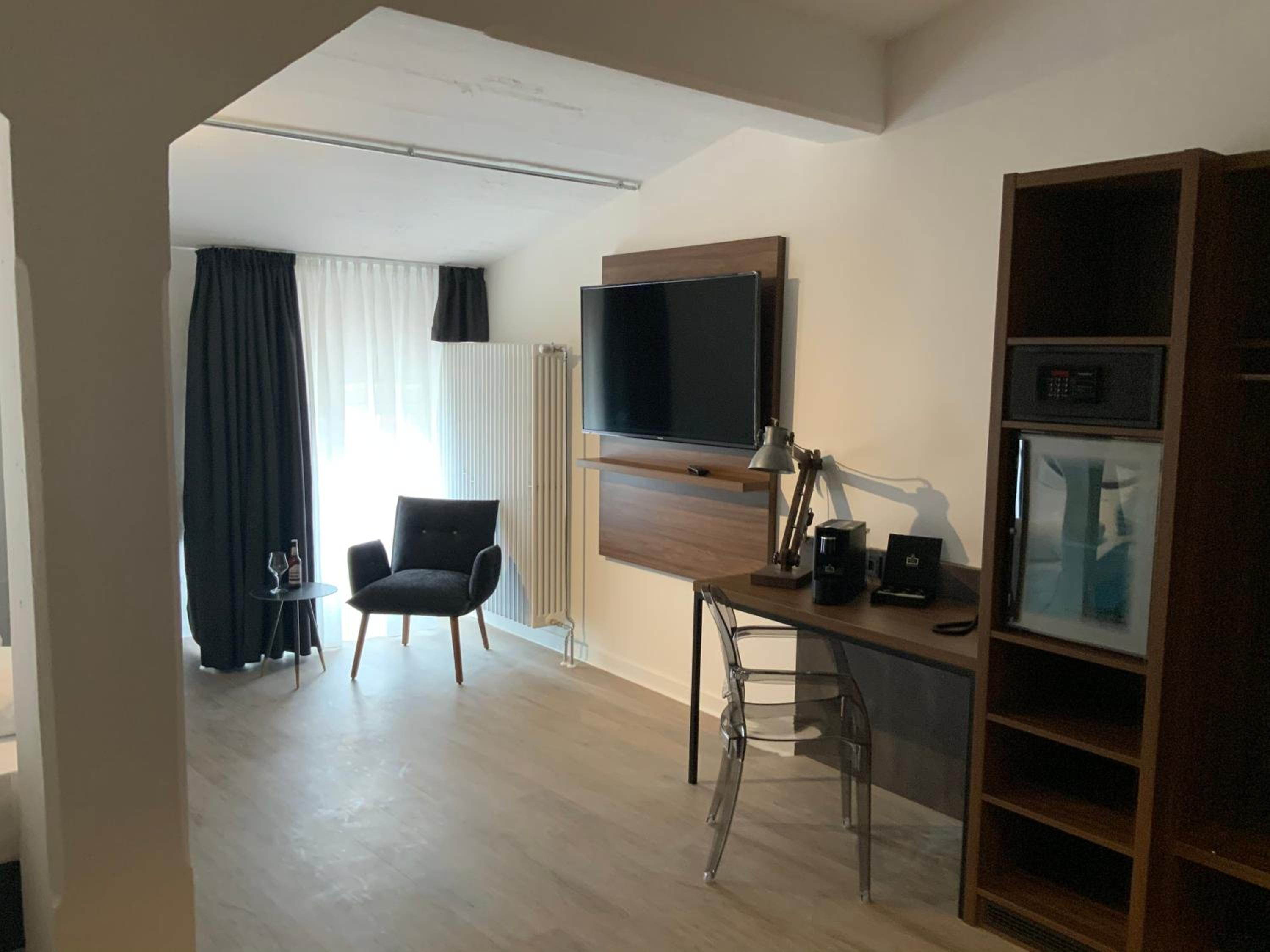 Deluxe Double Room - Photo 7