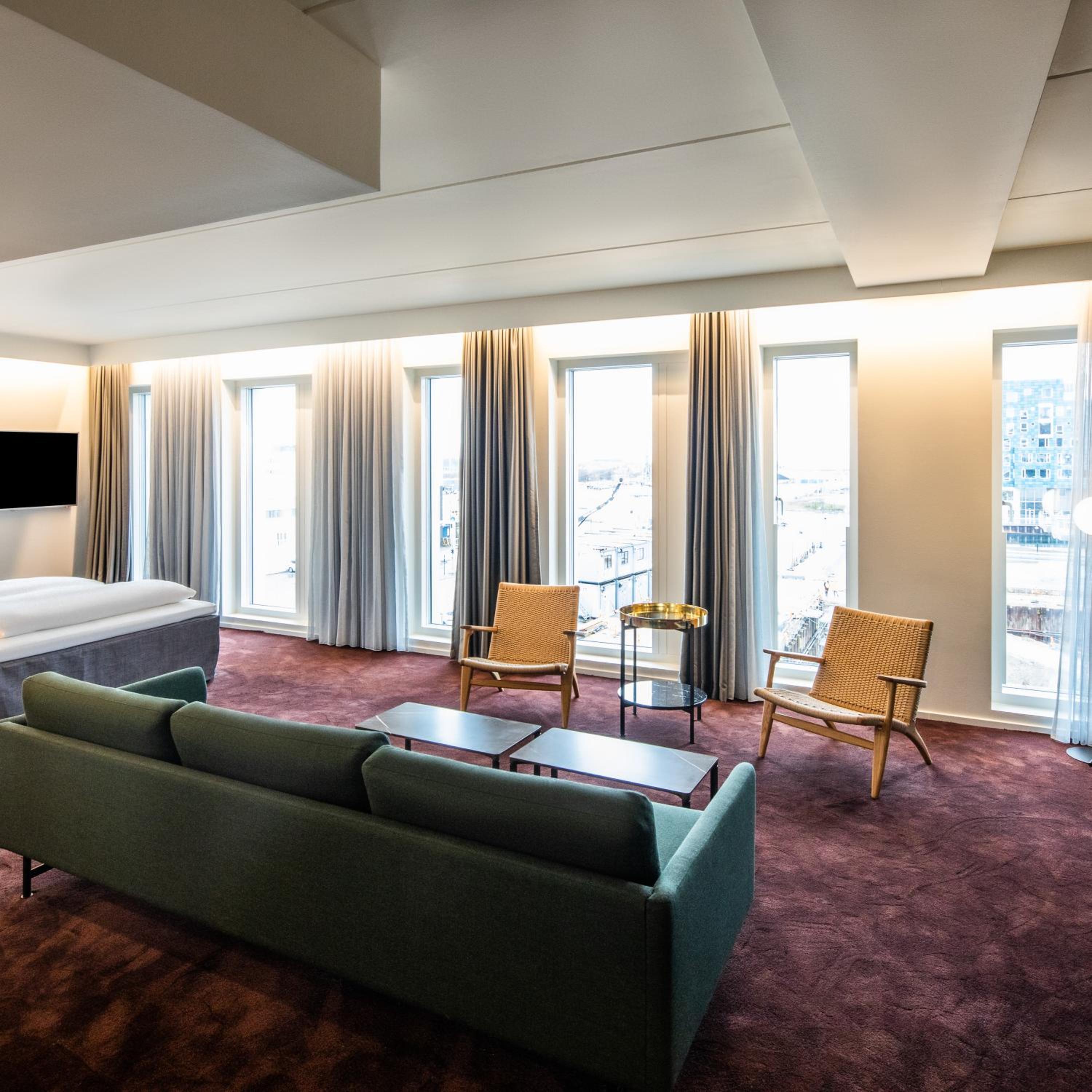 Suite - Photo 2