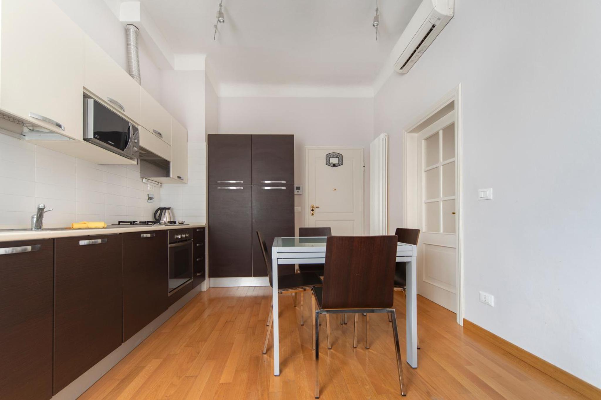 Apartment with Balcony - Photo 16
