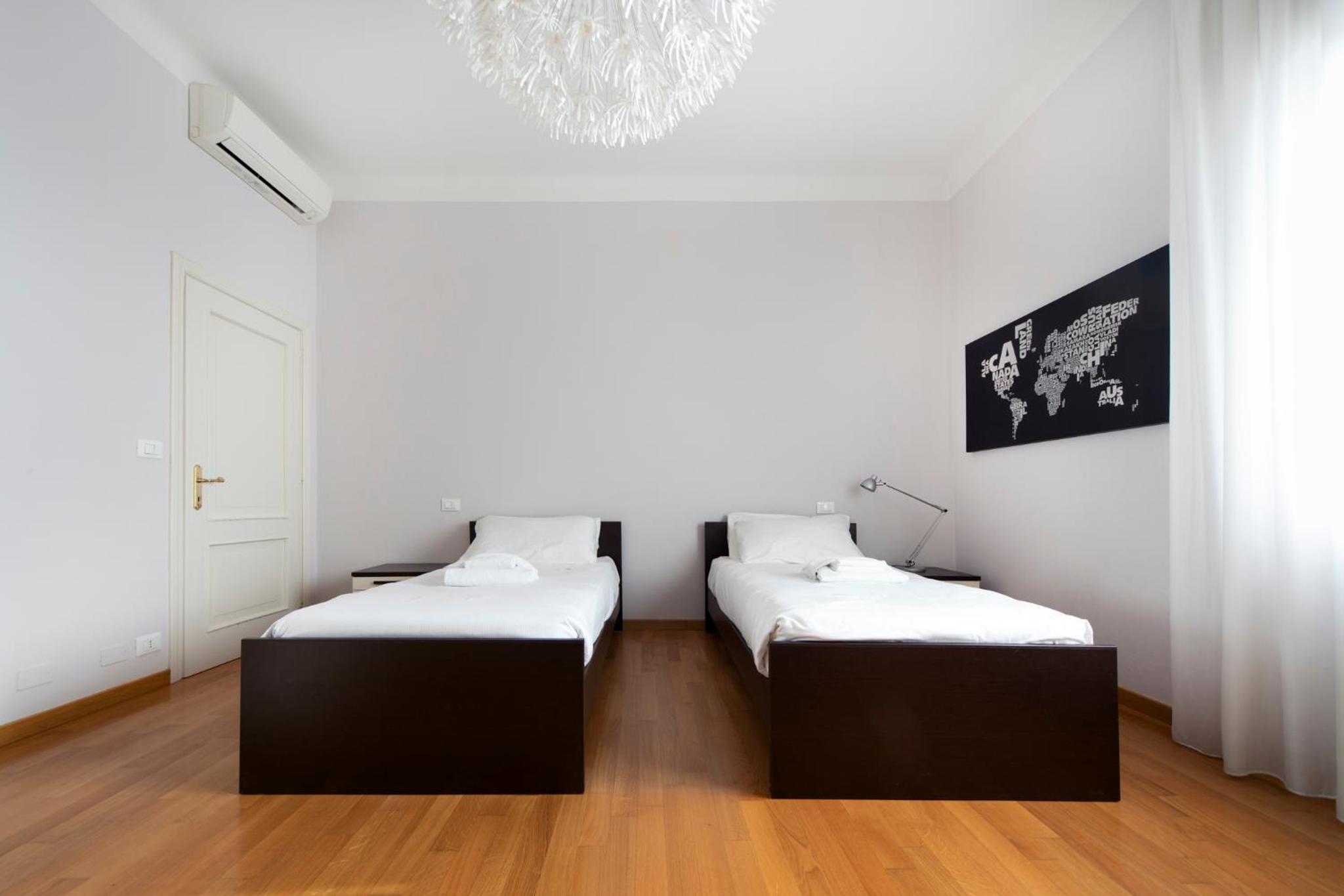 Apartment with Balcony - Photo 8